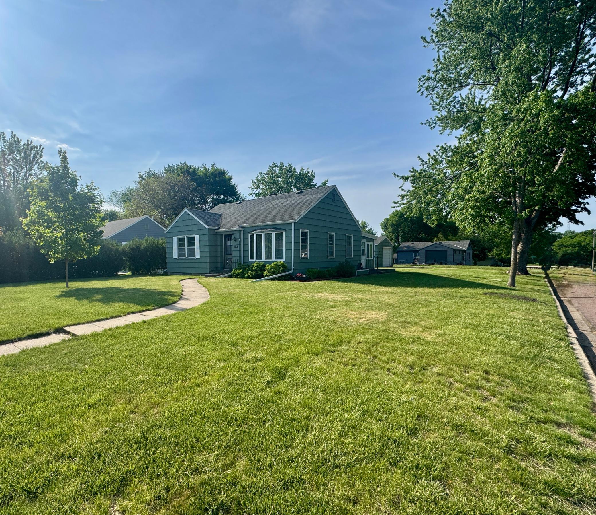 Homes for sale in Redwood Falls, MN | 402 E Walnut St, Redwood Falls, MN 56283 | MLS# 7025217