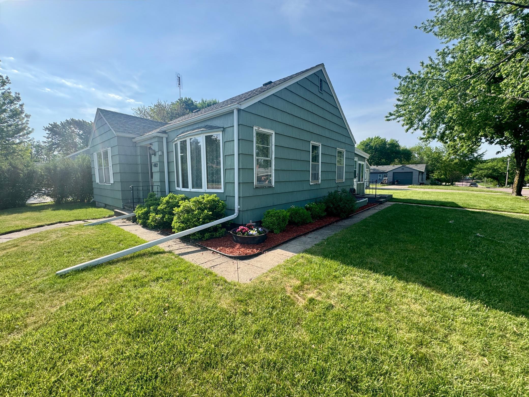 Homes for sale in Redwood Falls, MN | 402 E Walnut St, Redwood Falls, MN 56283 | MLS# 7025217