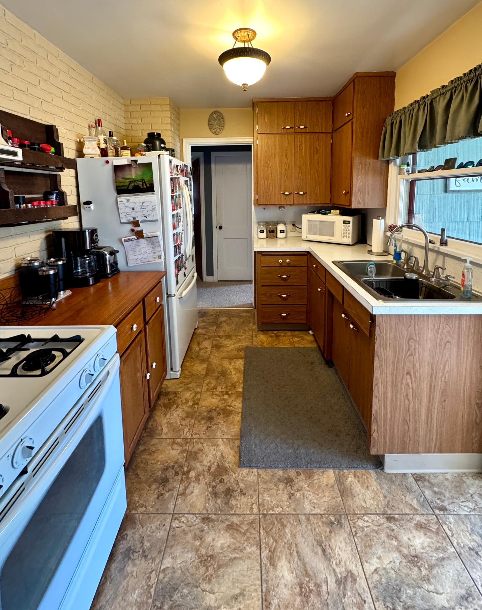Homes for sale in Redwood Falls, MN | 402 E Walnut St, Redwood Falls, MN 56283 | MLS# 7025217