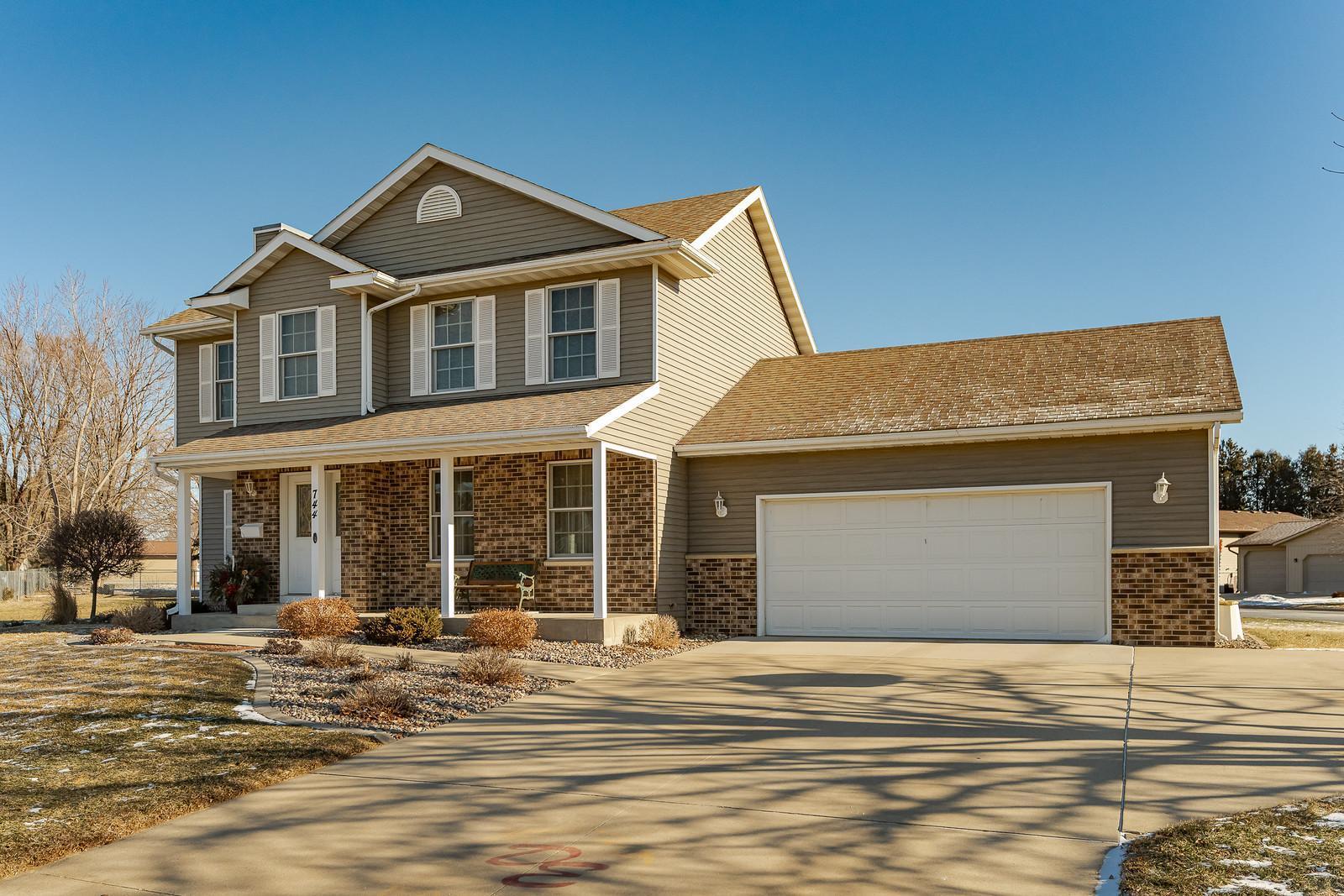 Homes for sale in Eyota, MN | 744 Jefferson Ave Sw, Eyota, MN 55934 | MLS# 7025607