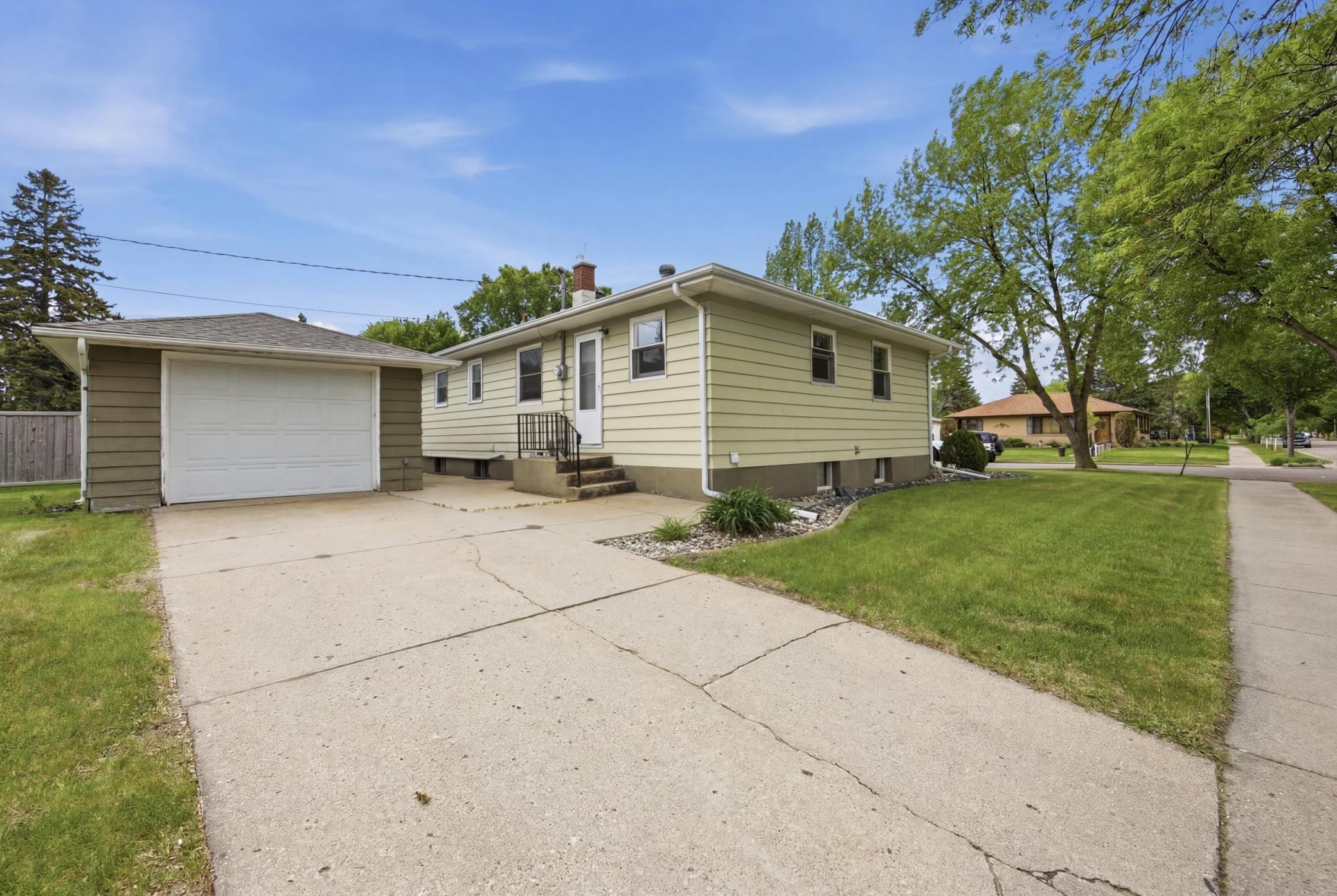 4th image of 2204 7Th St S, Moorhead, MN 56560 | MLS# 7028265