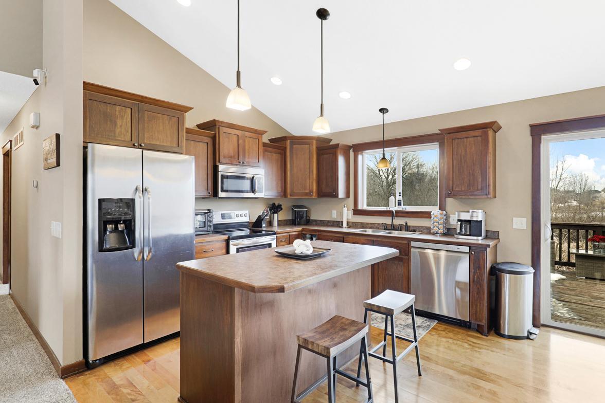 Homes for sale in Hugo, MN | 4920 159Th St N, Hugo, MN 55038 | MLS# 7028668