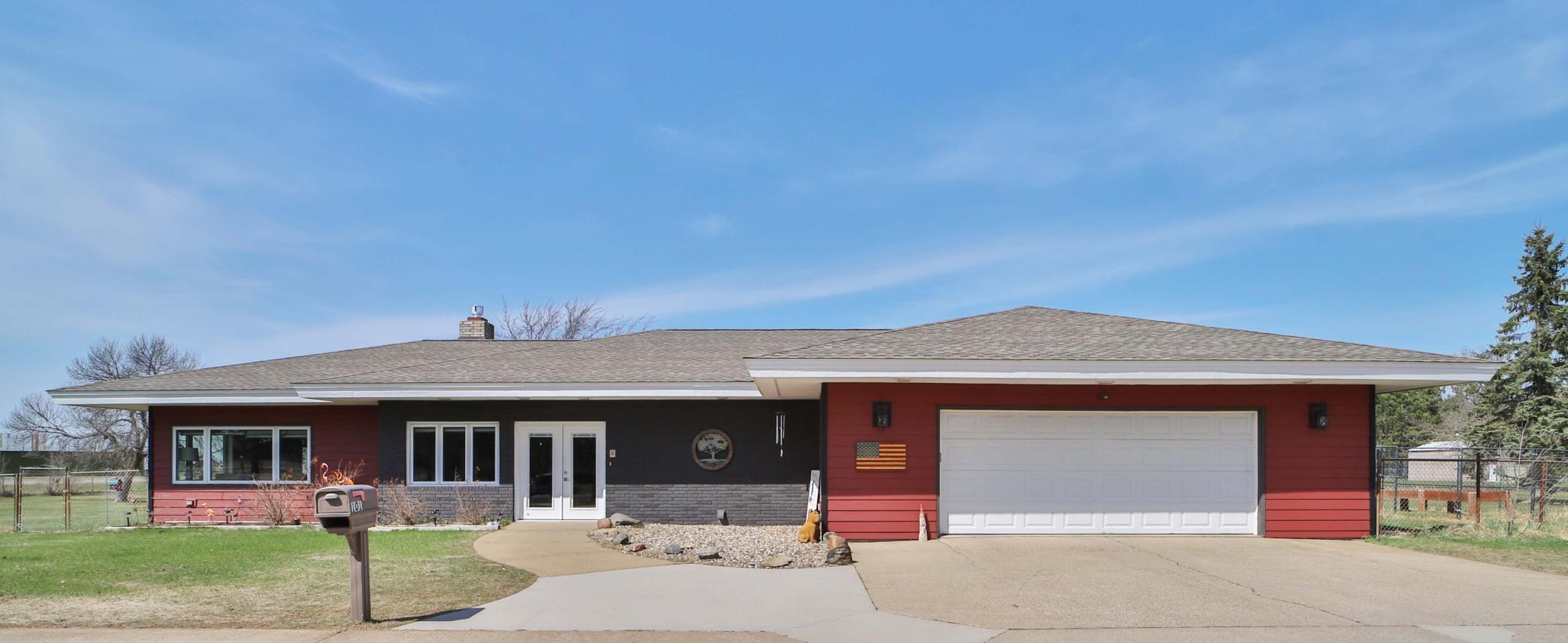 Homes for sale in Staples, MN | 101 Mini Dr, Staples, MN 56479 | MLS# 7029672