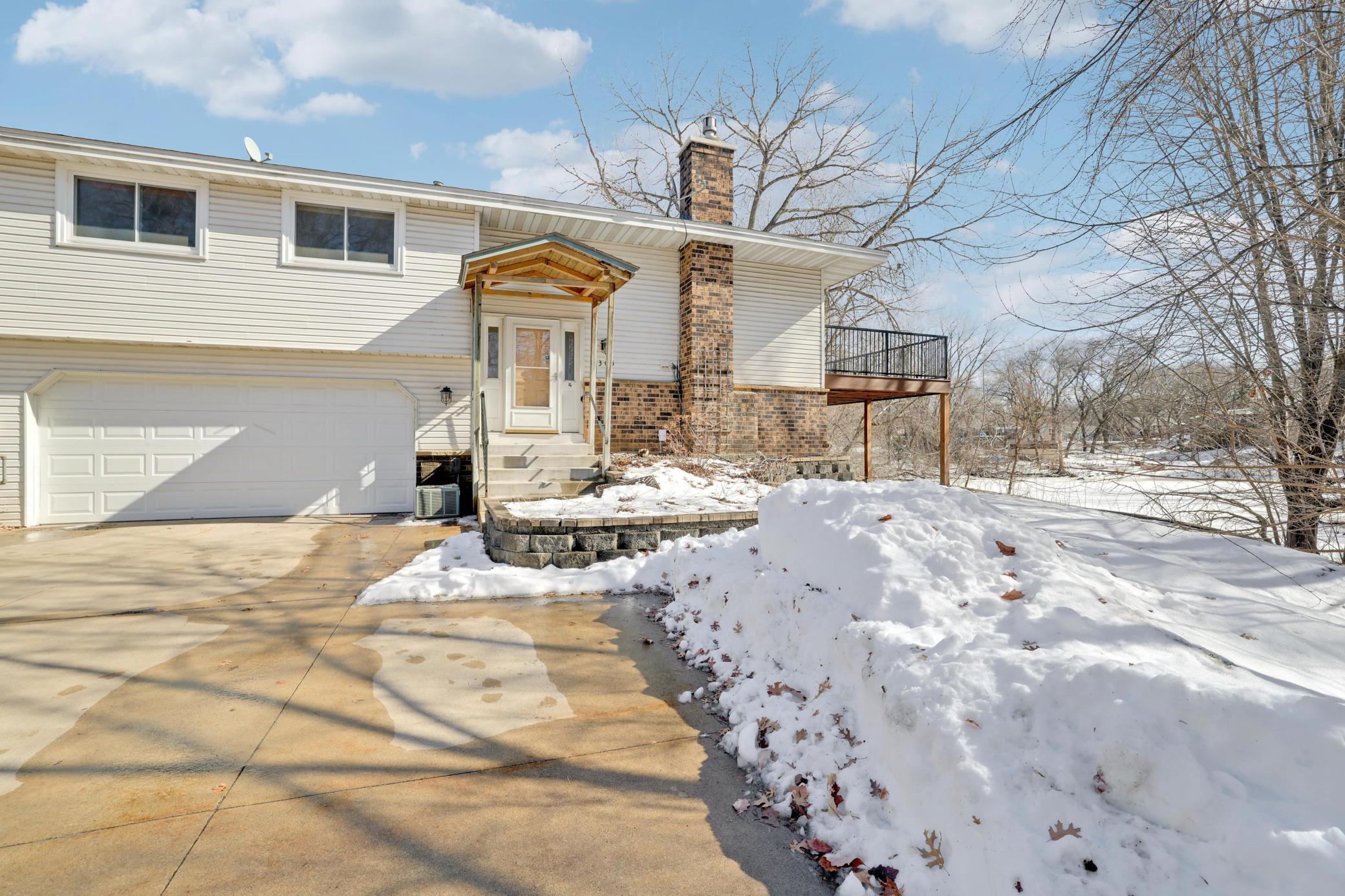 Homes for sale in Burnsville, MN | 2305 E 122Nd St, Burnsville, MN 55337 | MLS# 7029796