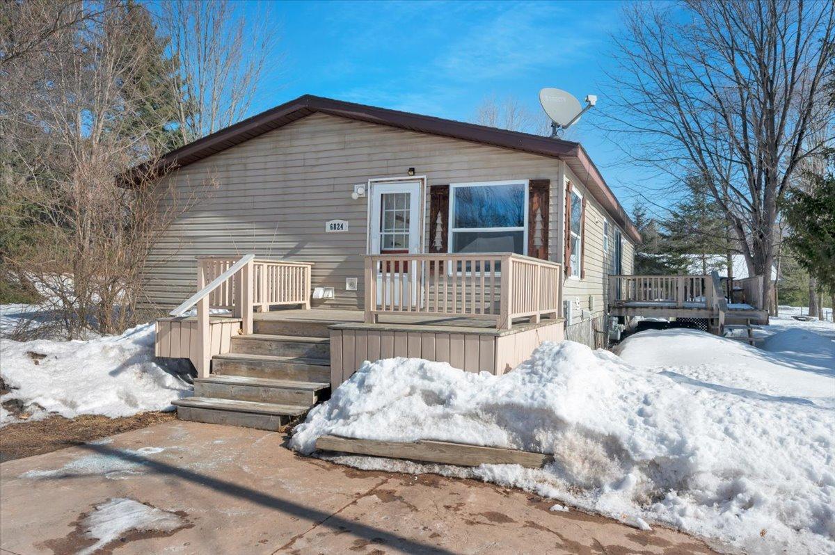 Homes for sale in Lake Nebagamon, WI | 6824 S Fitch Ave, Lake Nebagamon, WI 54849 | MLS# 7030317