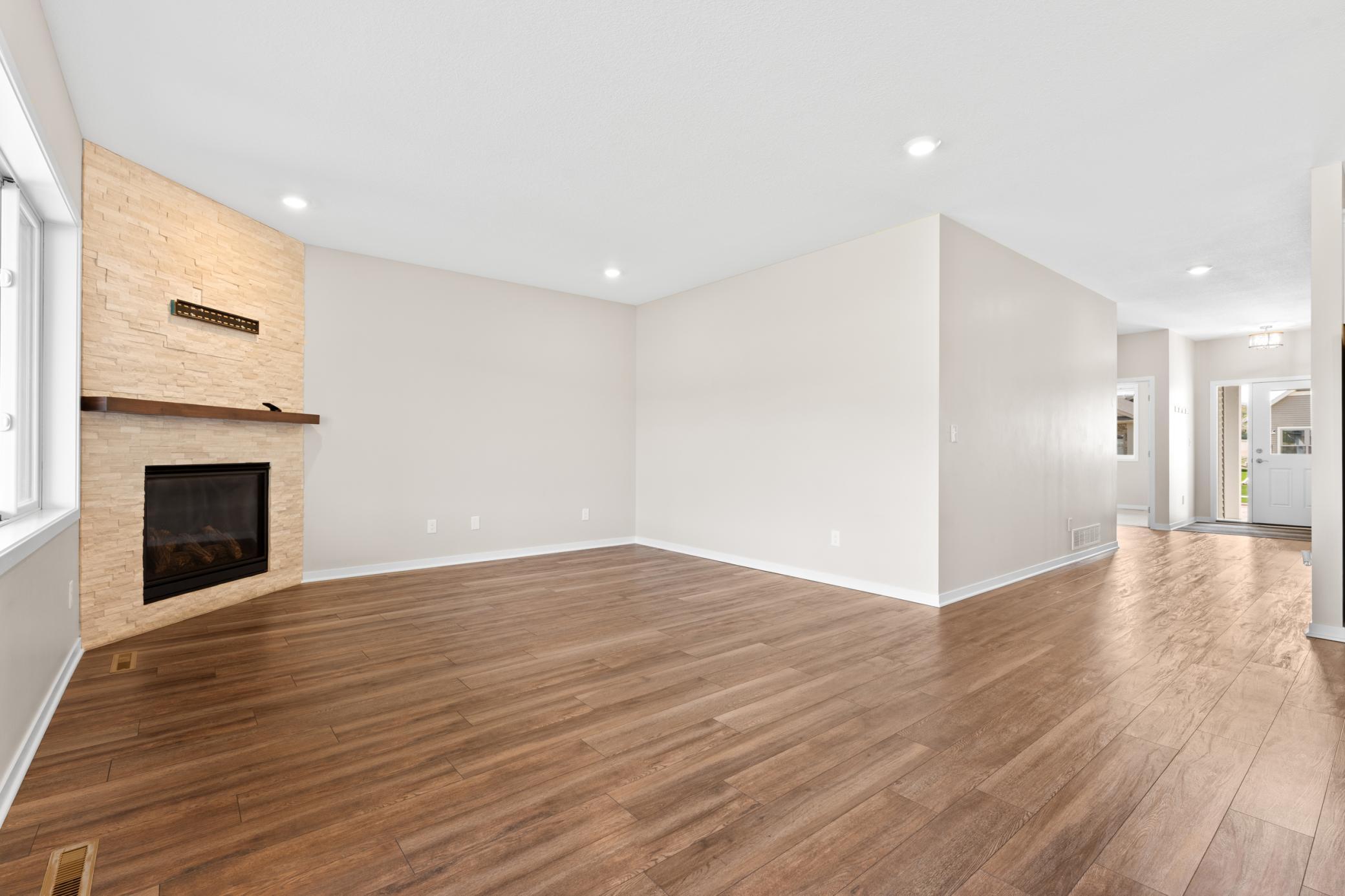 5th image of 1639 Hadley Creek Dr Ne, Rochester, MN 55906 | MLS# 7030633
