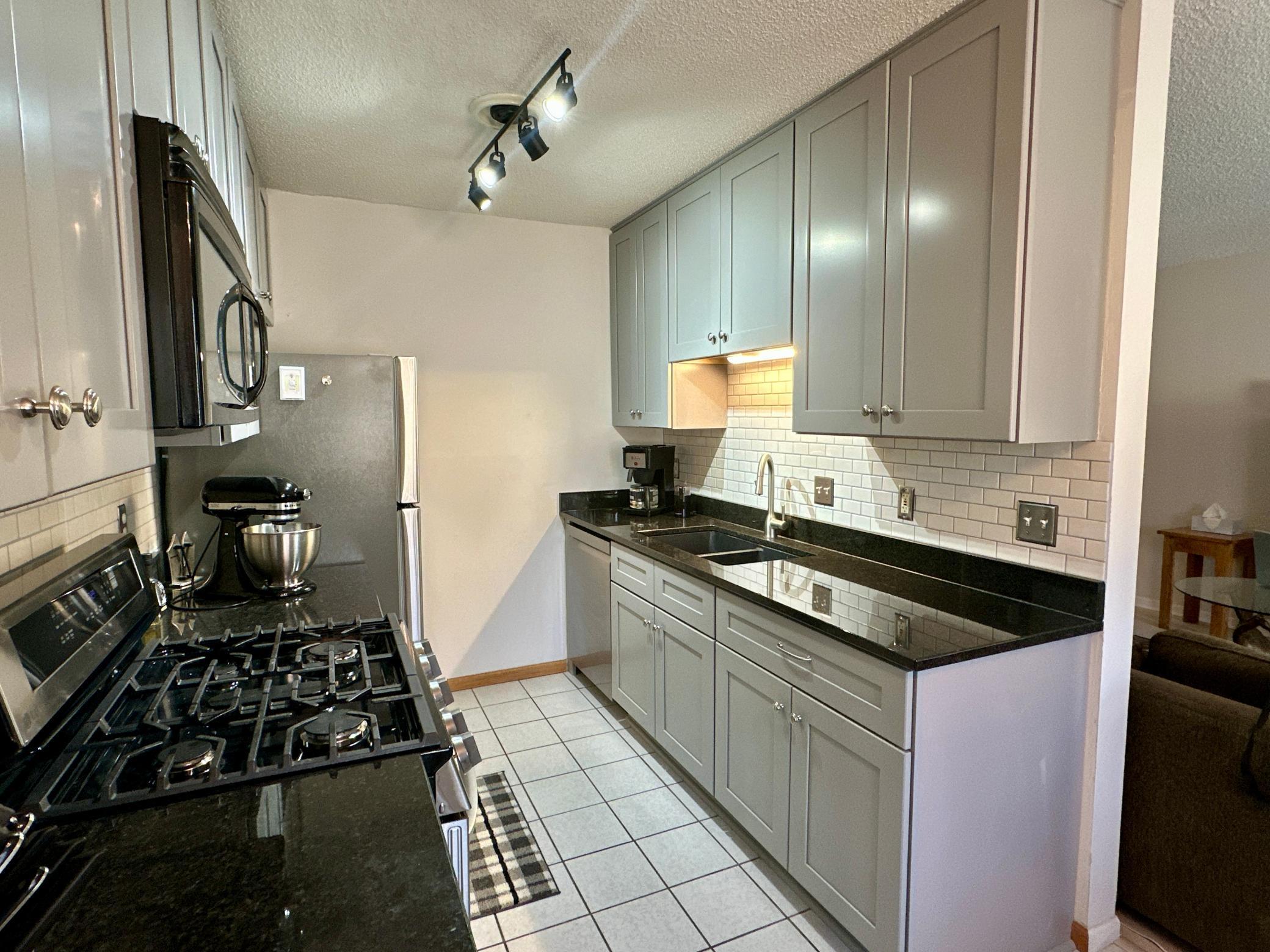 Homes for sale in Eagan, MN | 1621 City View Dr, Eagan, MN 55121 | MLS# 7030857