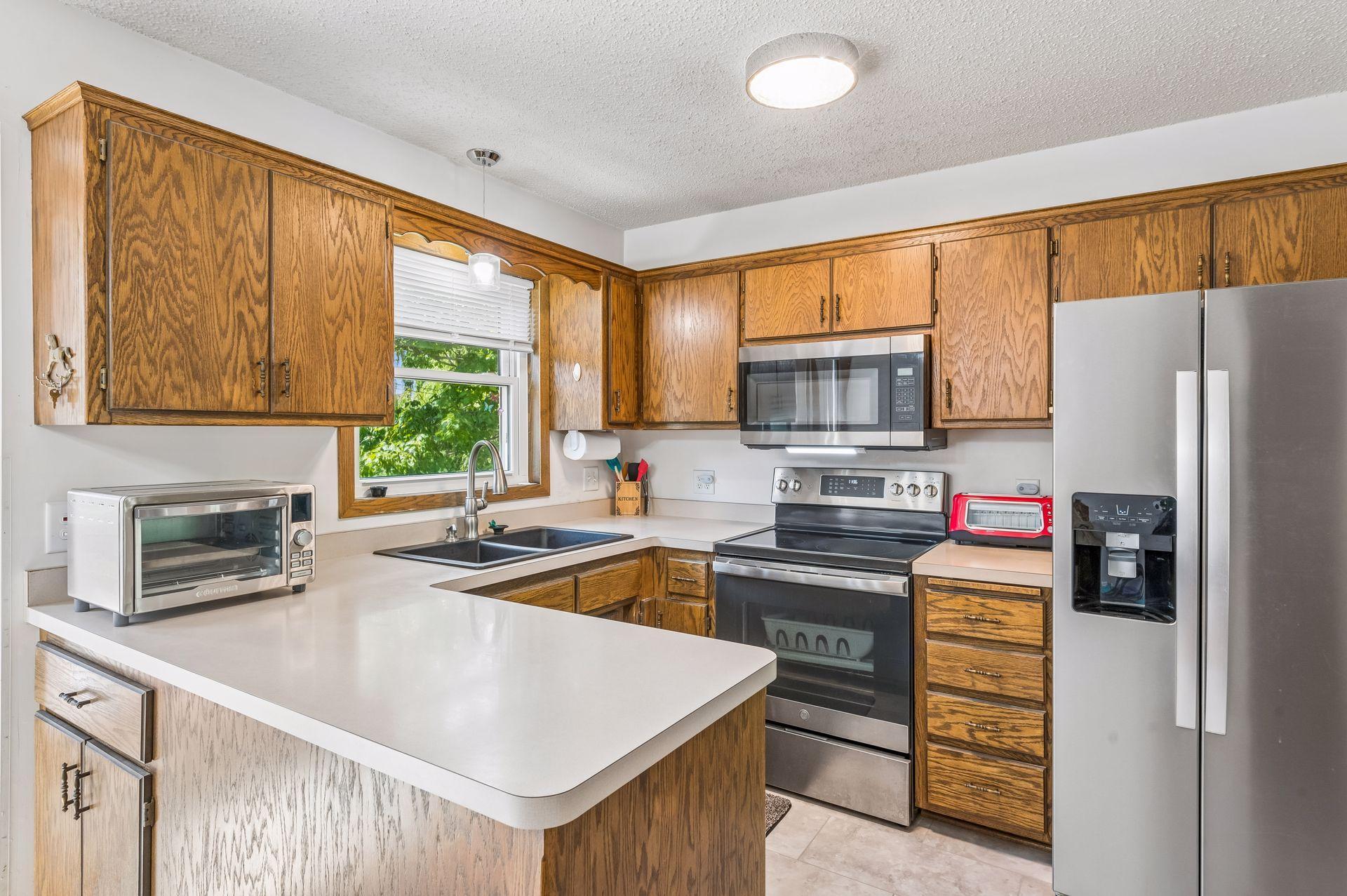 2nd image of 4748 Erickson Dr, New Hope, MN 55428 | MLS# 7031209