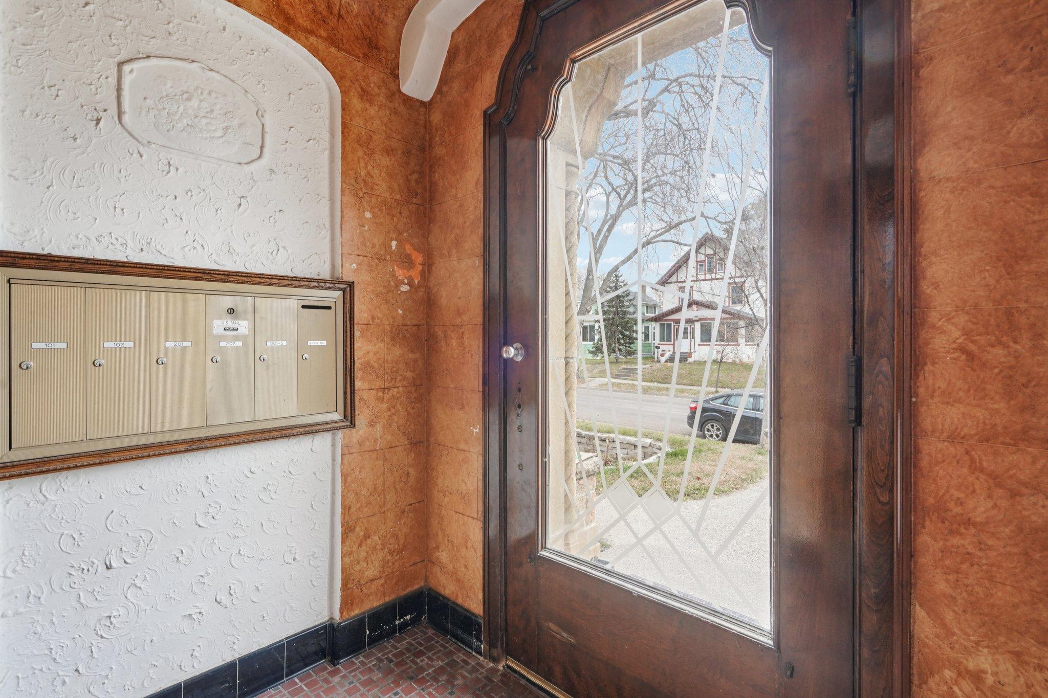 5th image of 3248 Emerson Ave S #1, Minneapolis, MN 55408 | MLS# 7031474