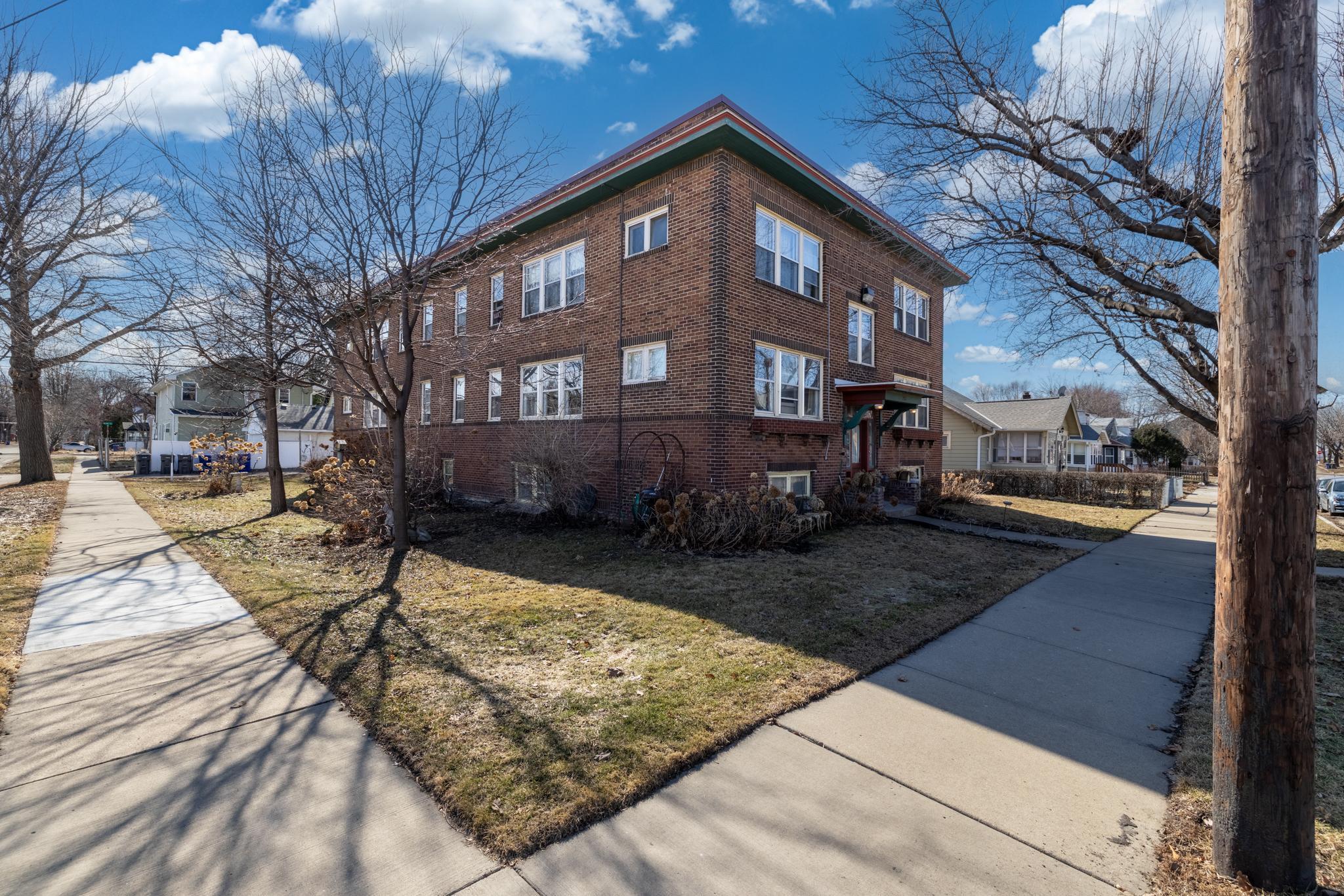 Homes for sale in Saint Paul, MN | 286 Van Buren Avenue, Saint Paul, MN 55103 | Houzeo