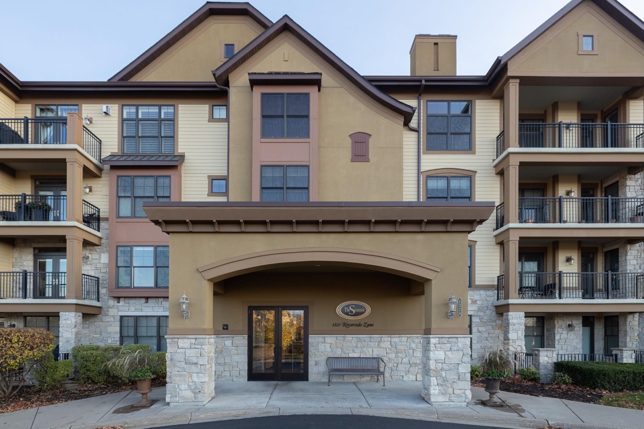 Homes for sale in Mendota Heights, MN | 1320 Riverside Ln #200, Mendota Heights, MN 55118 | MLS# 7031896