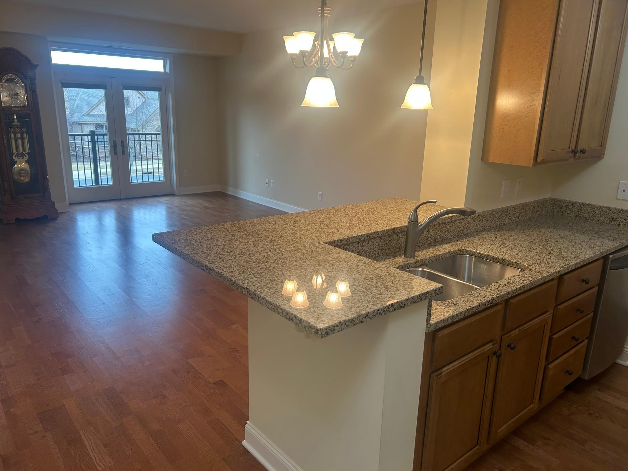 4th image of 1320 Riverside Ln, Mendota Heights, MN 55118