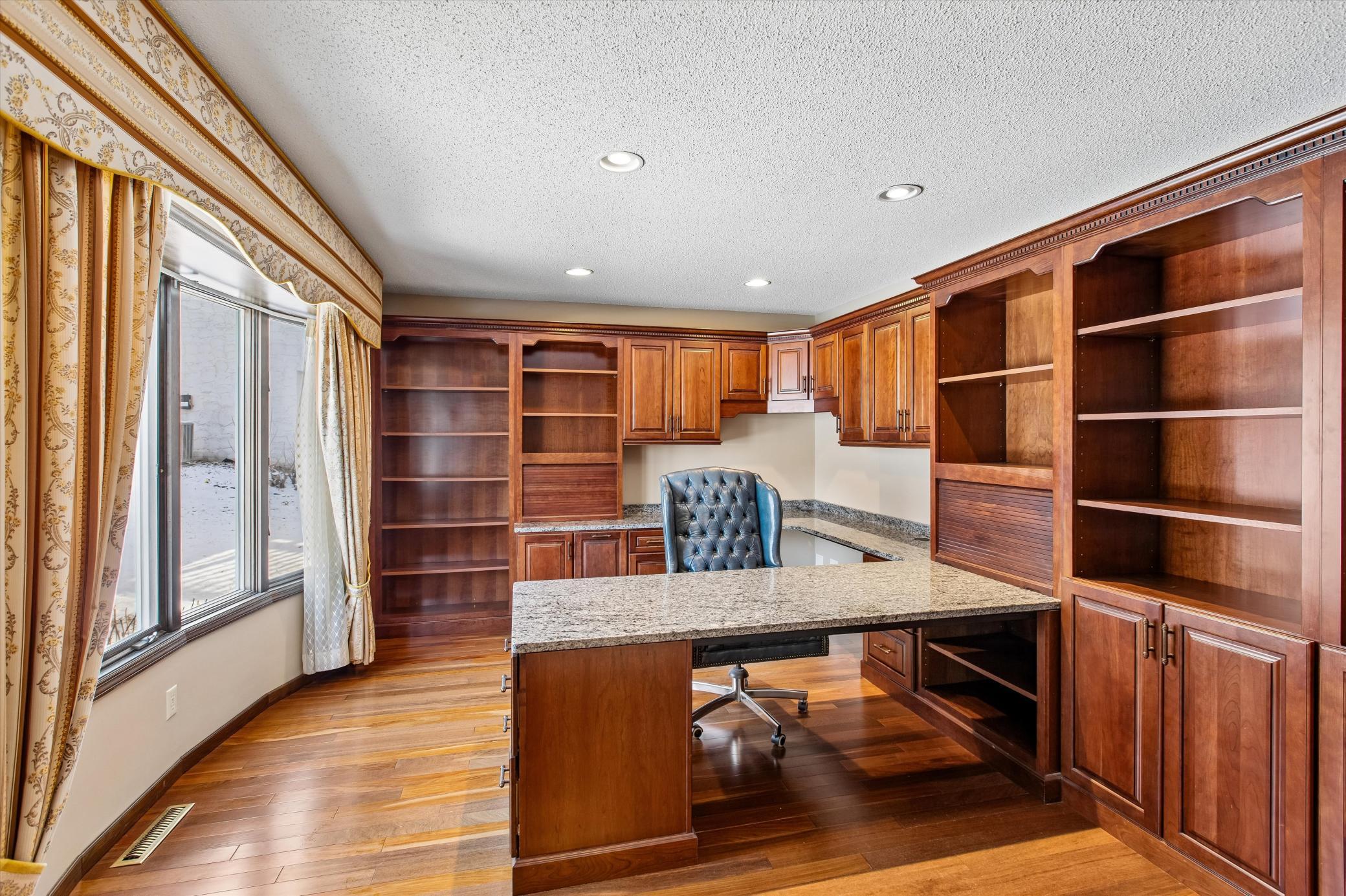 Homes for sale in Burnsville, MN | 205 Hillcrest Ct, Burnsville, MN 55337 | MLS# 7032559