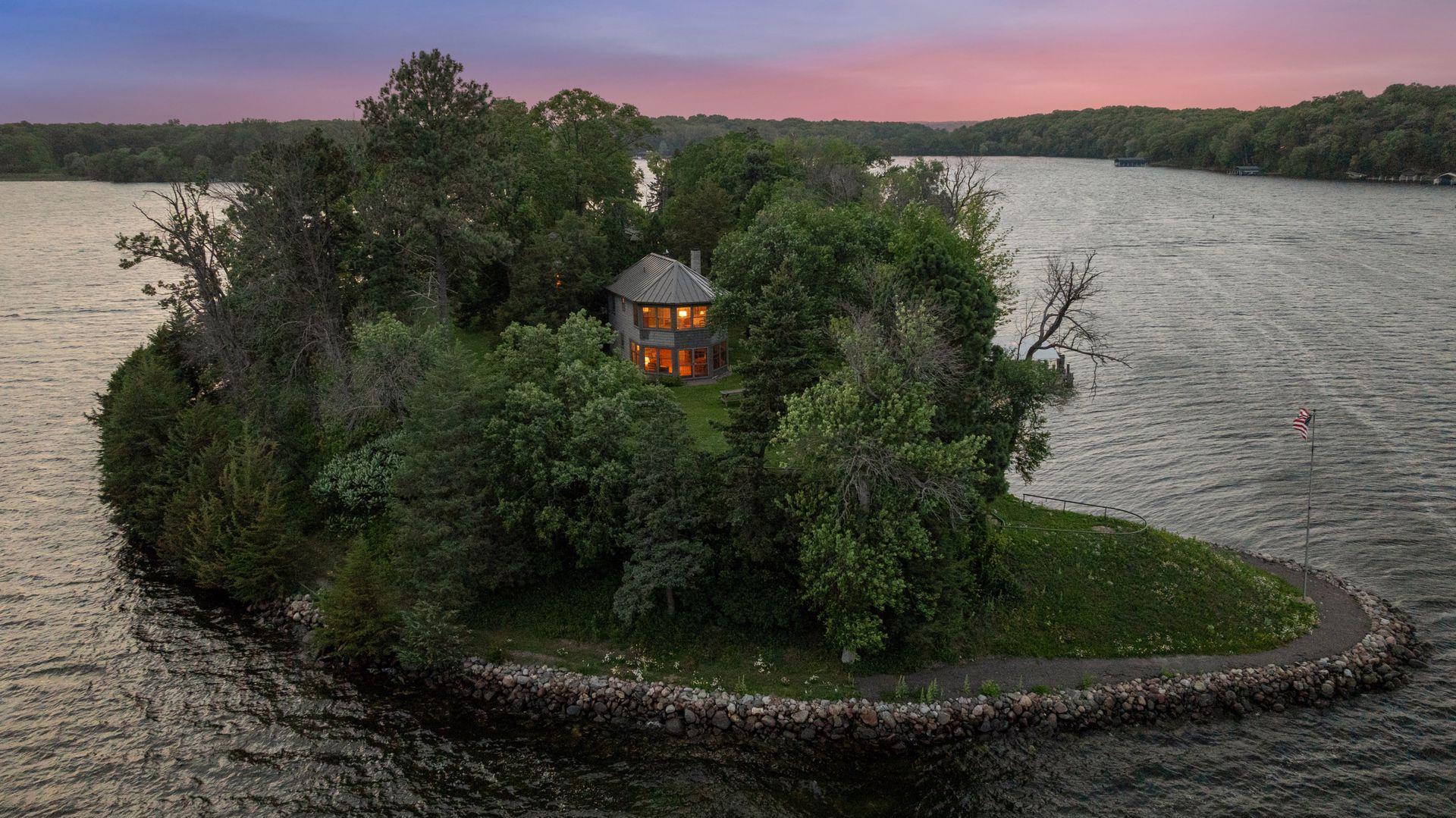 5th image of 1000 Gale Island, Excelsior, MN 55331 | MLS# 7032563