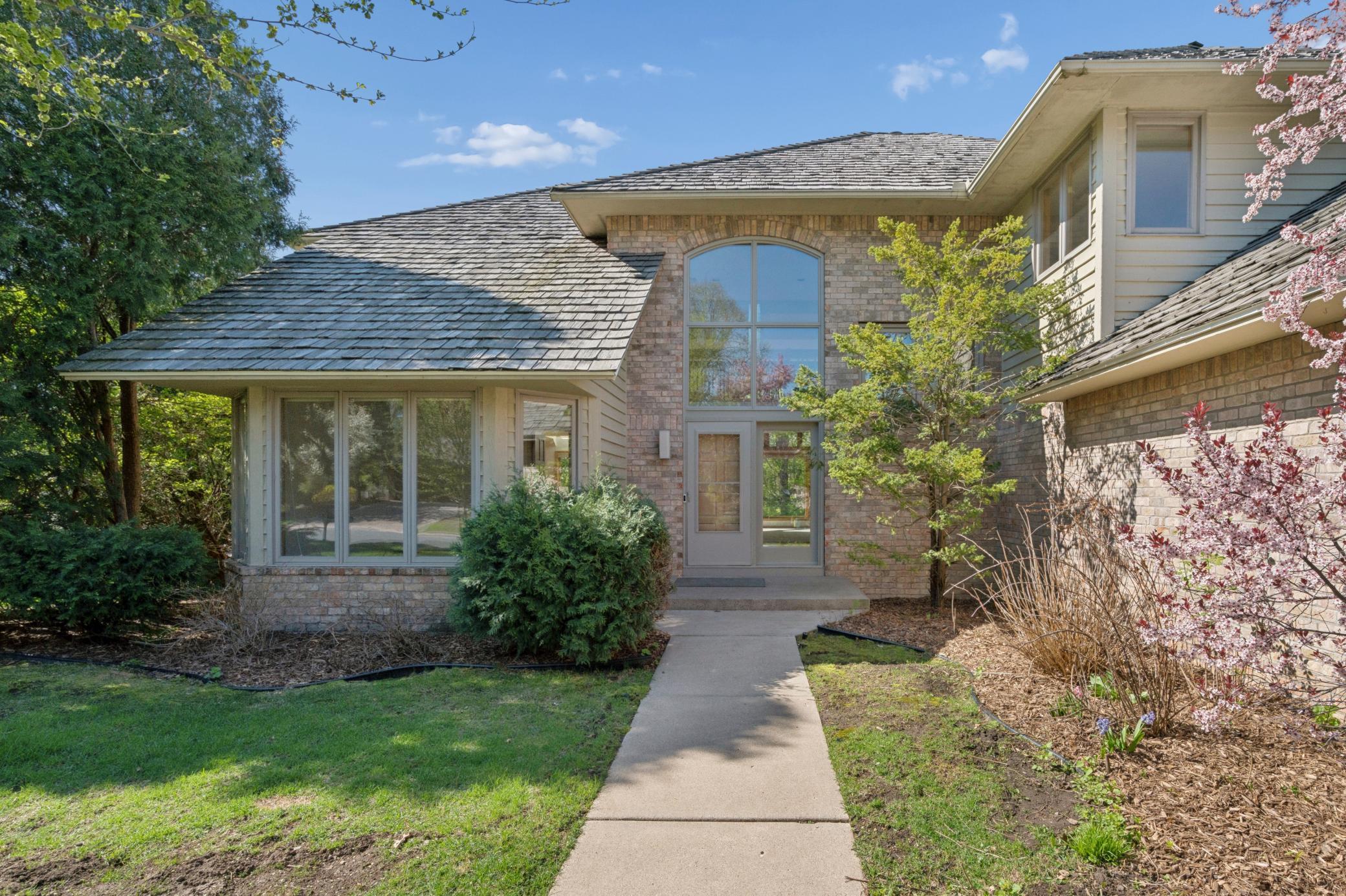 3rd image of 782 Evergreen Knls, Mendota Heights, MN 55118 | MLS# 7033115