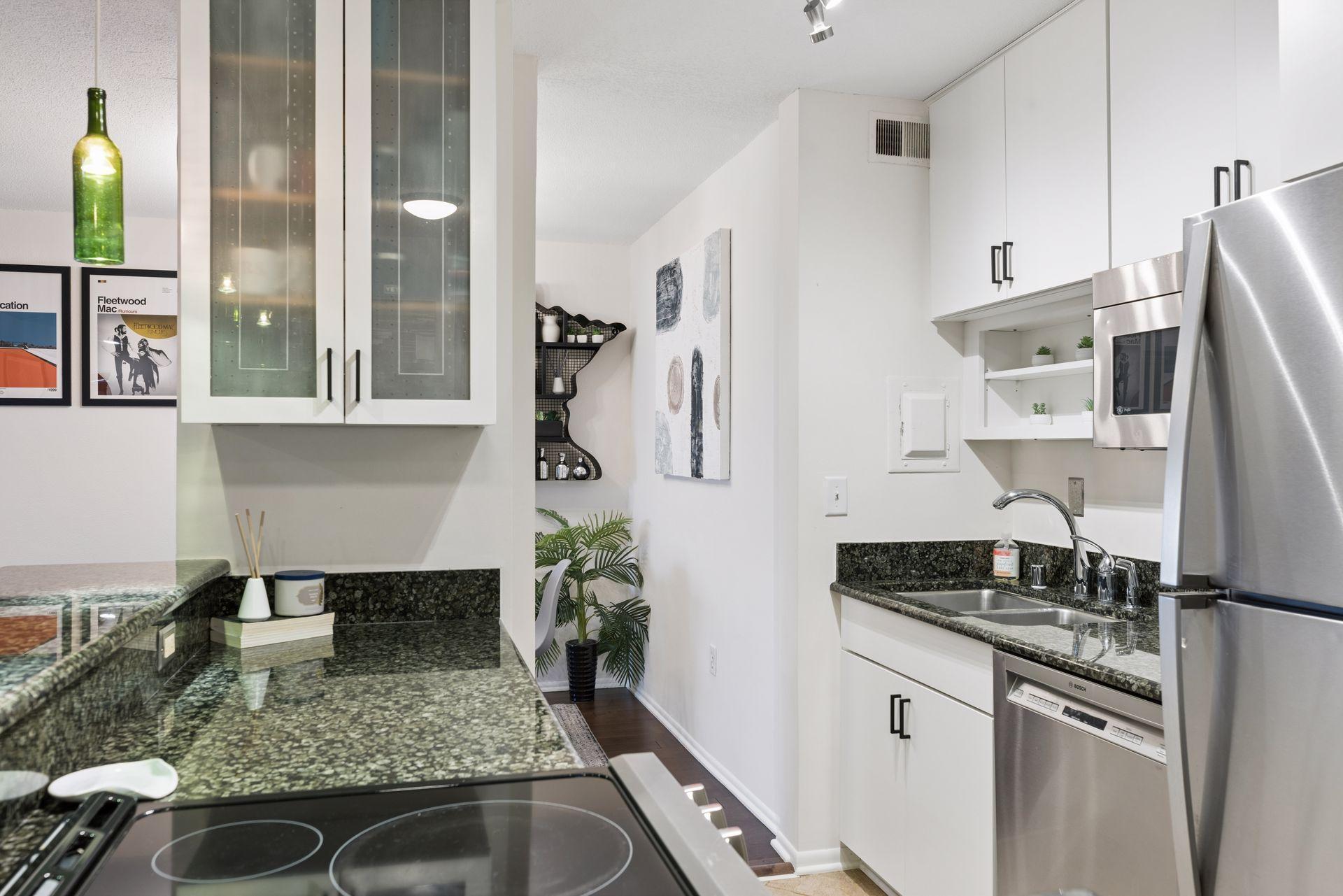 5th image of 400 Groveland Ave #914, Minneapolis, MN 55403 | MLS# 7033680