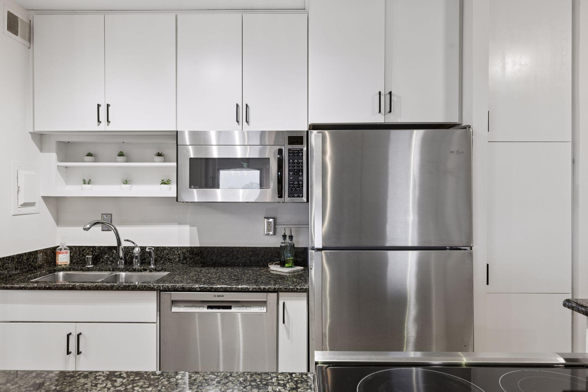 3rd image of 400 Groveland Ave #914, Minneapolis, MN 55403 | MLS# 7033680