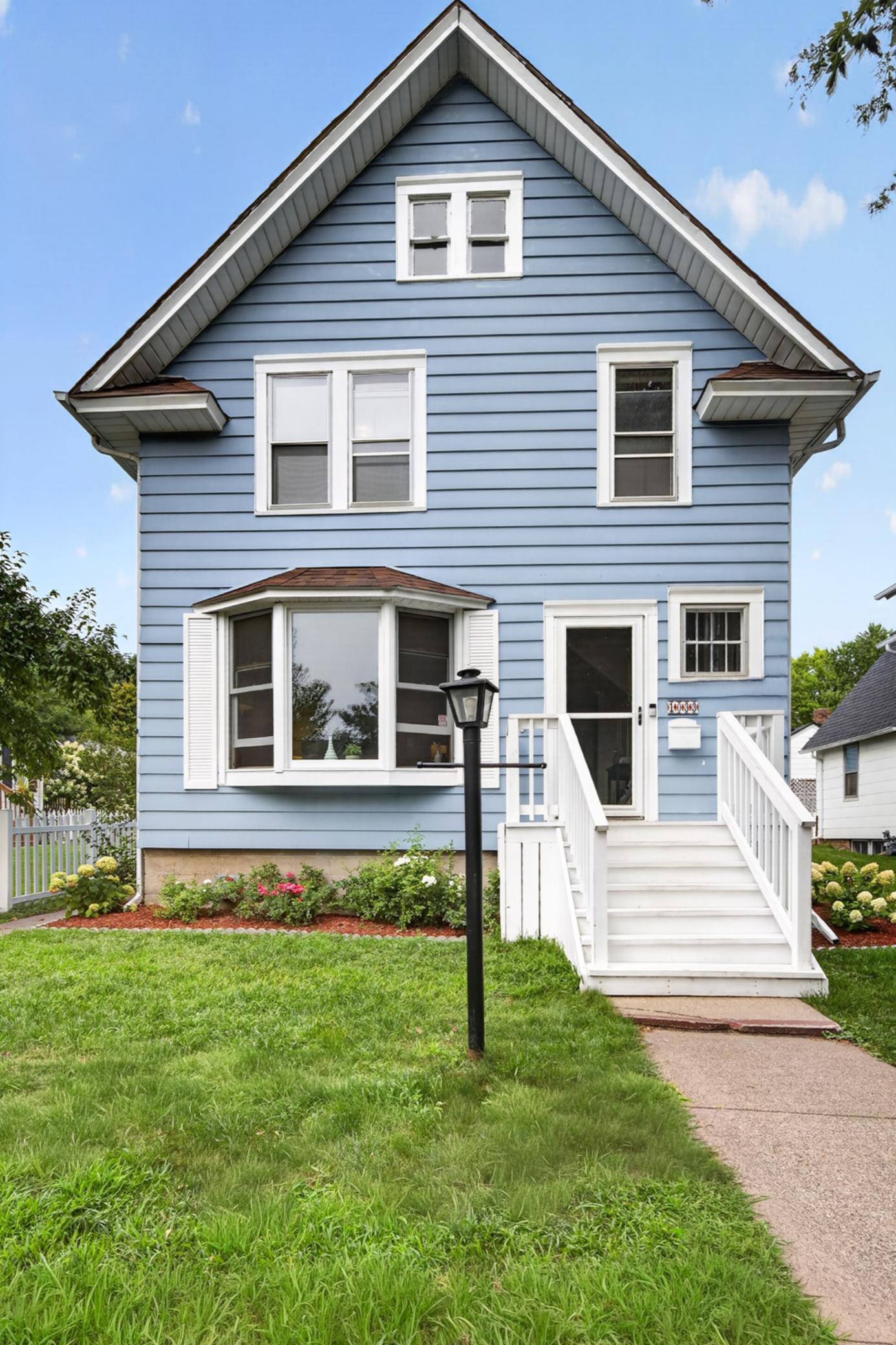 1st image of 1033 Armstrong Ave, Saint Paul, MN 55102 | MLS# 7033990