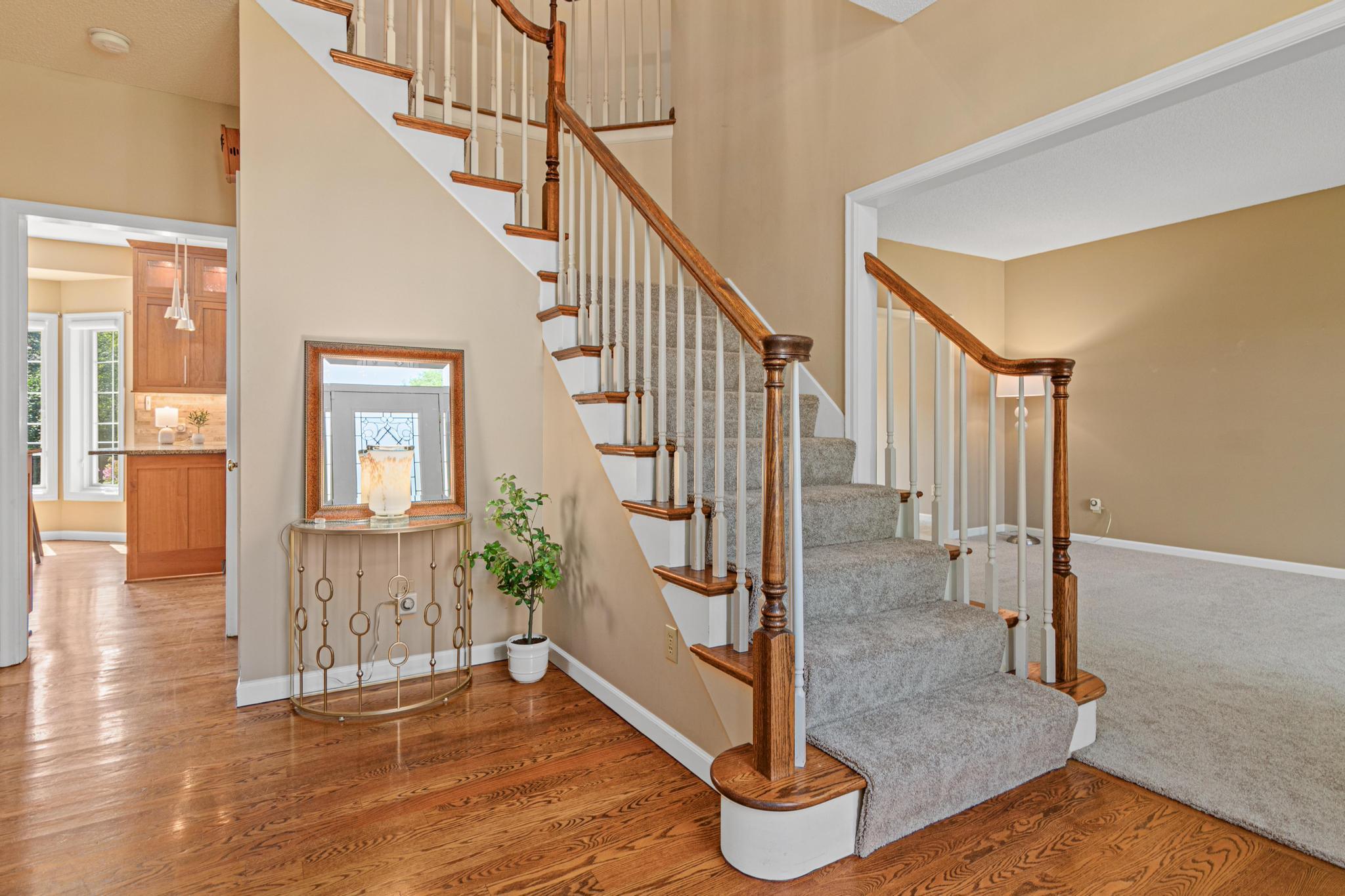 4th image of 1310 Woodcrest Ave, Saint Paul, MN 55126 | MLS# 7034191