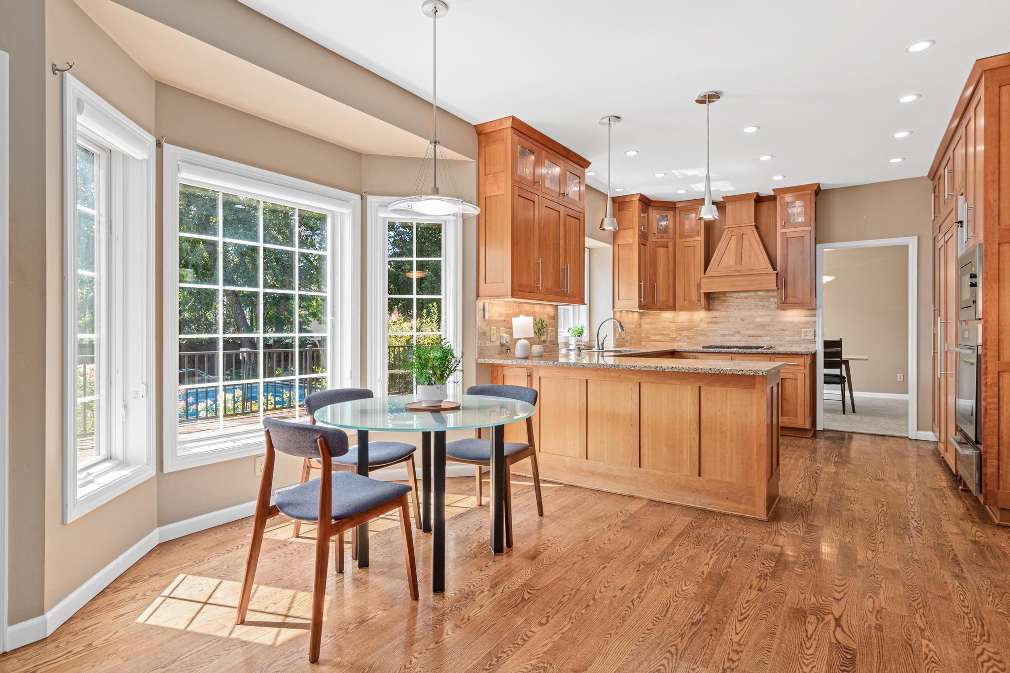5th image of 1310 Woodcrest Ave, Saint Paul, MN 55126 | MLS# 7034191