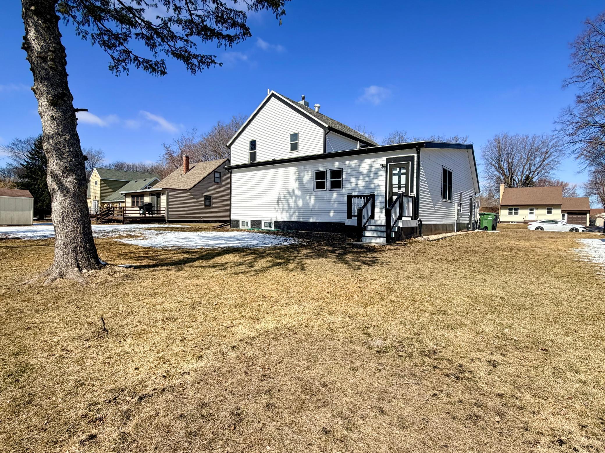 Homes for sale in Worthington, MN | 120 W Okabena St, Worthington, MN 56187 | MLS# 7034489