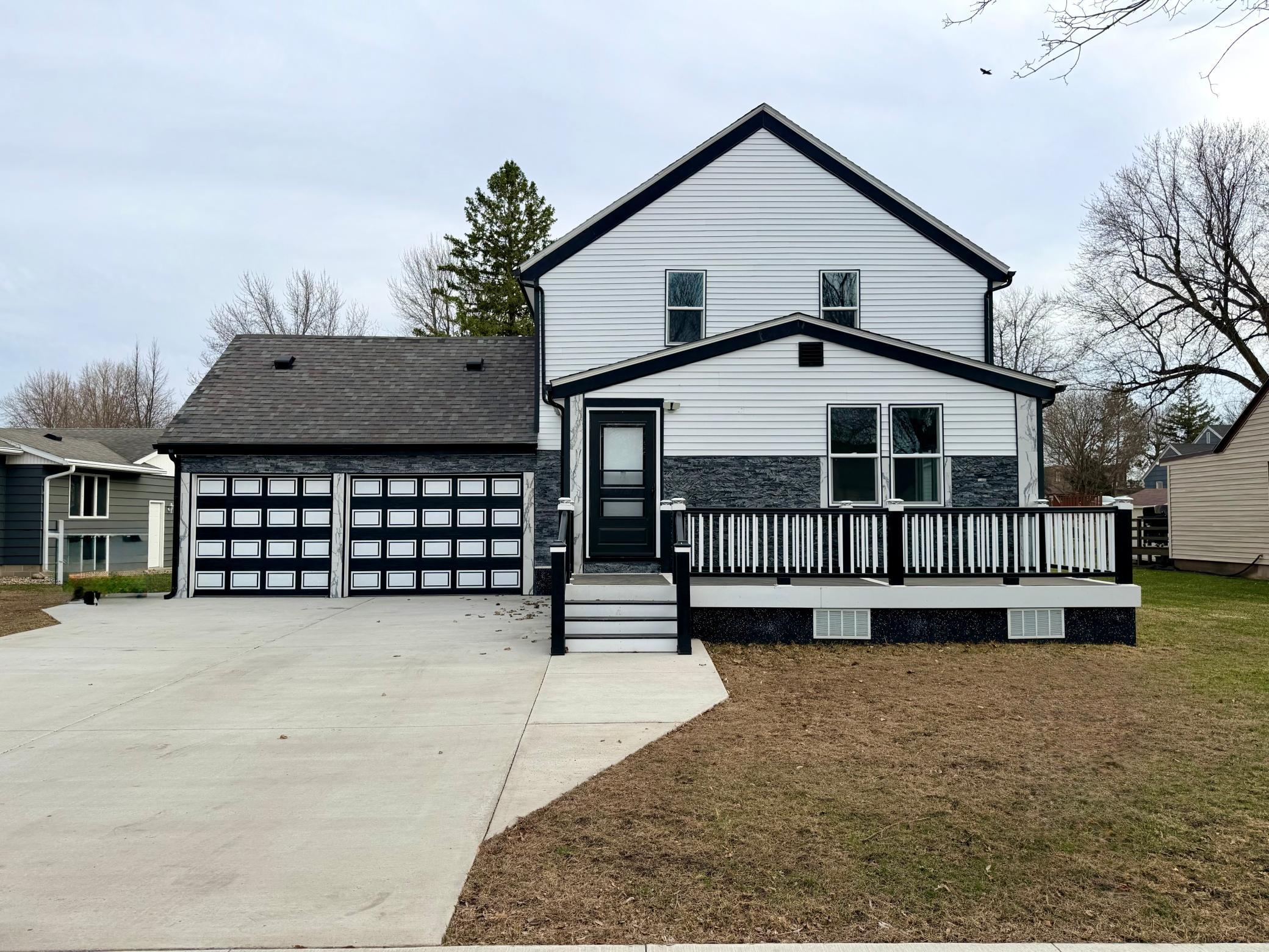 Homes for sale in Worthington, MN | 120 W Okabena St, Worthington, MN 56187 | MLS# 7034489
