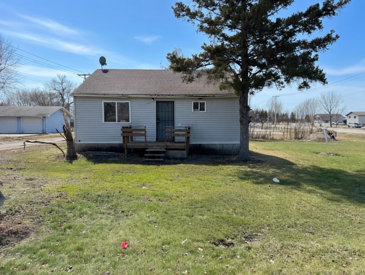 Homes for sale in Mahnomen, MN | 516 W Minnesota Ave, Mahnomen, MN 56557 | MLS# 7034668