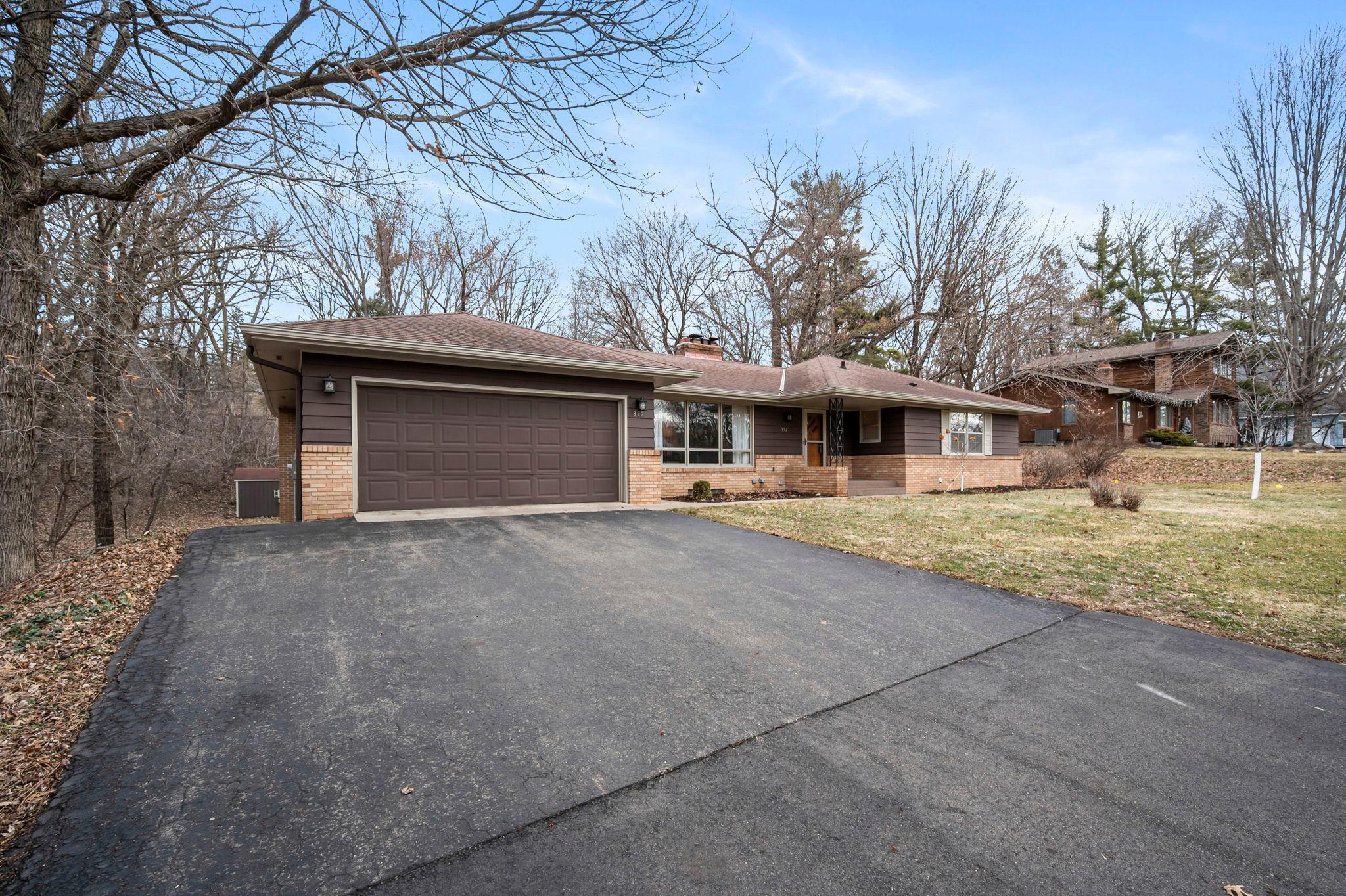 Homes for sale in Apple Valley, MN | 352 Cimarron Rd, Apple Valley, MN 55124 | MLS# 7034820