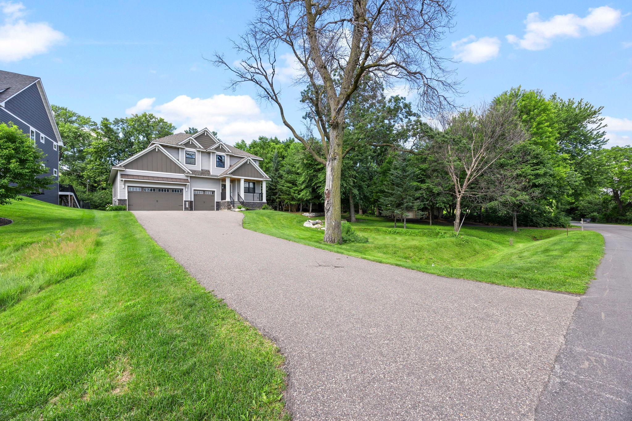 2nd image of 2251 Cleveland Ave N, Saint Paul, MN 55113 | MLS# 7034939