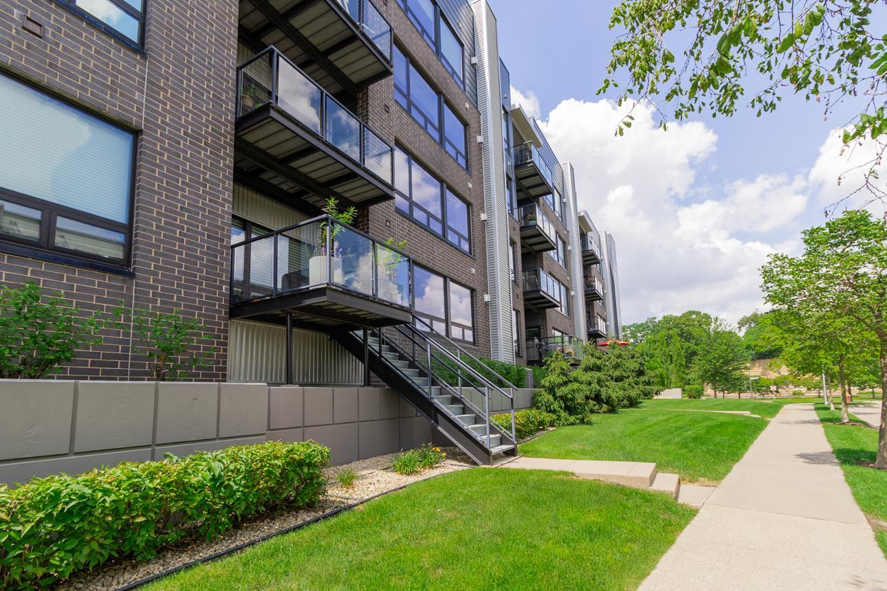 1st image of 256 Spring St #120, Saint Paul, MN 55102 | MLS# 7035382
