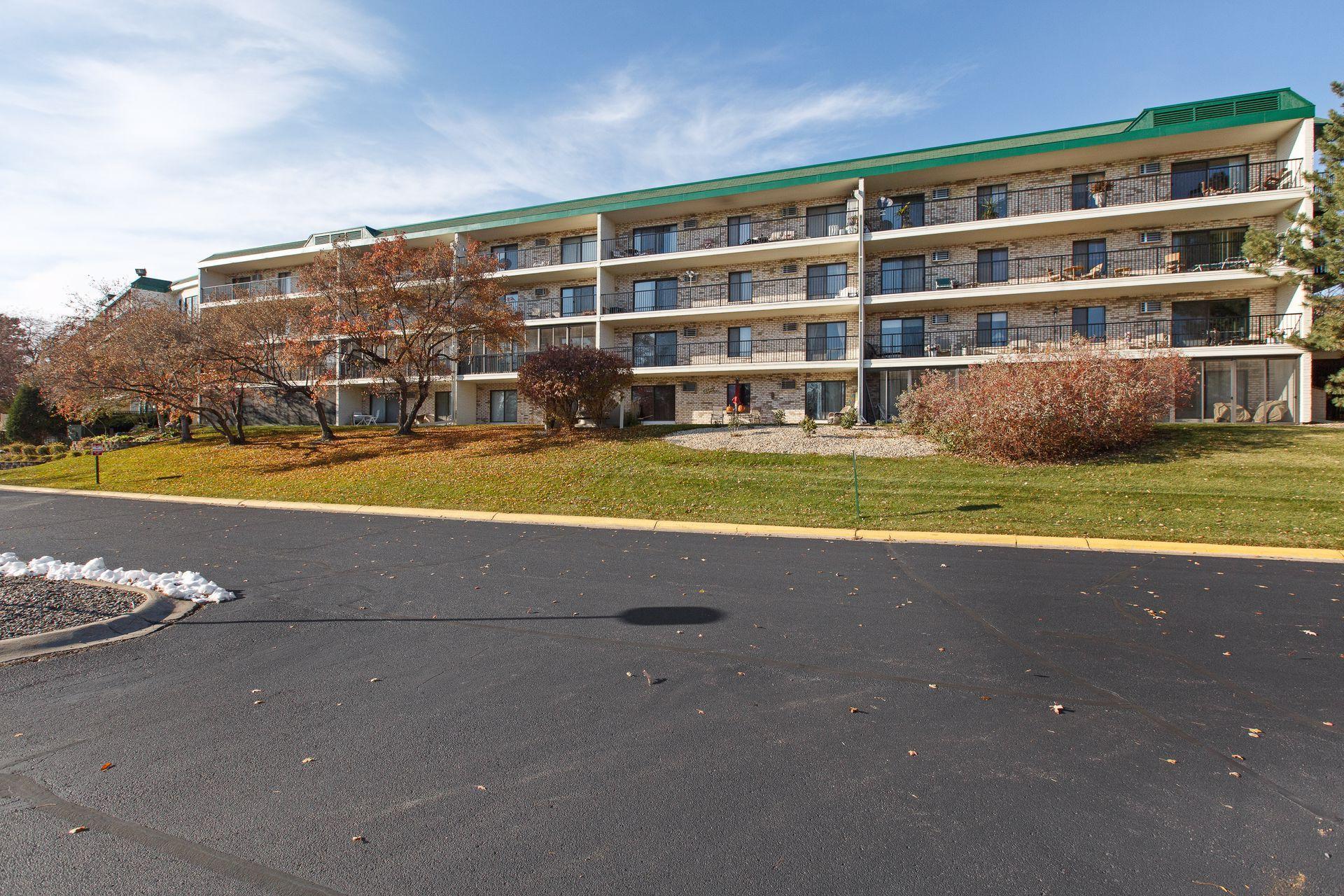 Homes for sale in Minnetonka, MN | 10401 Cedar Lake Rd #410, Minnetonka, MN 55305 | MLS# 7035933