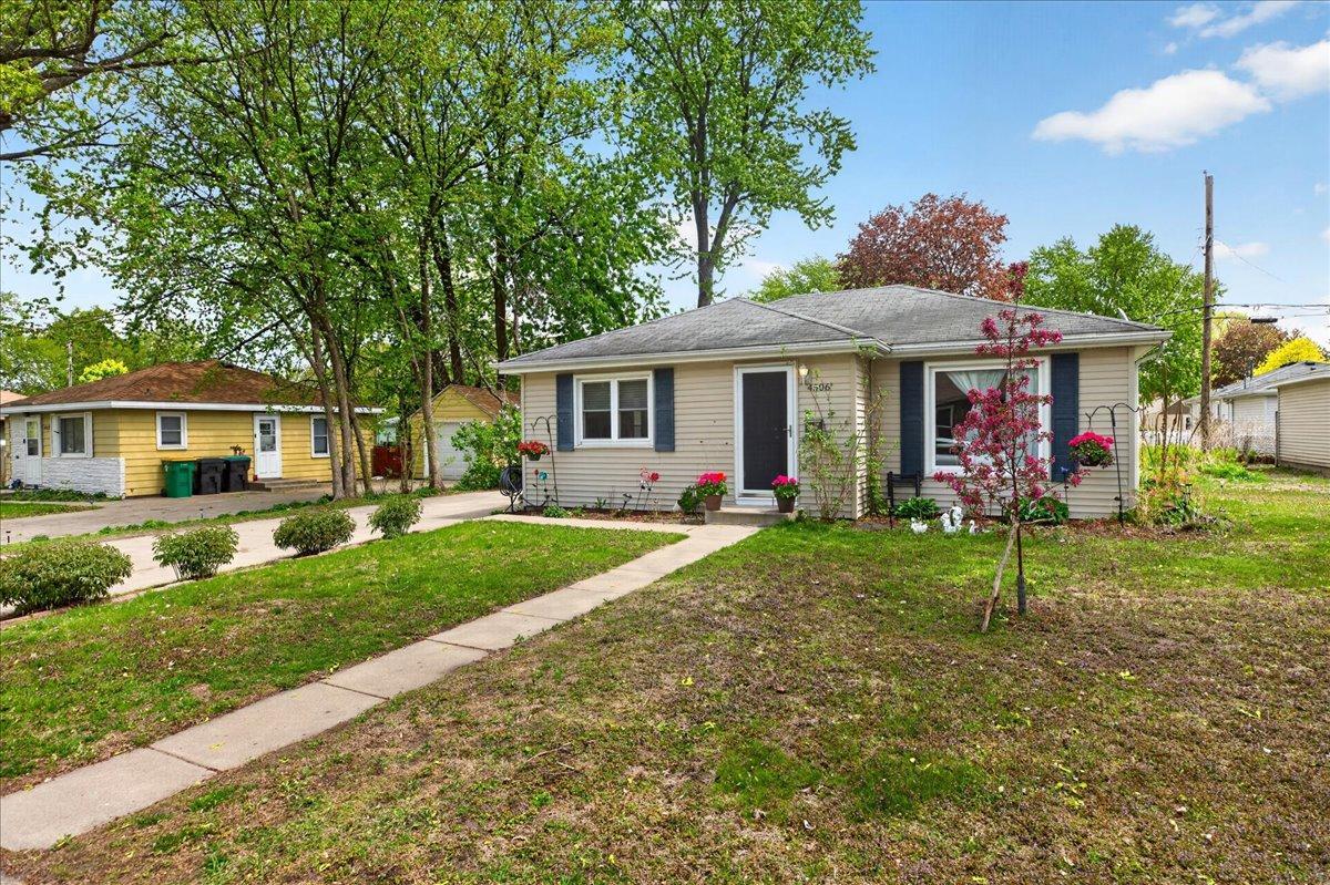2nd image of 4506 Yates Ave N, Crystal, MN 55422 | MLS# 7036183