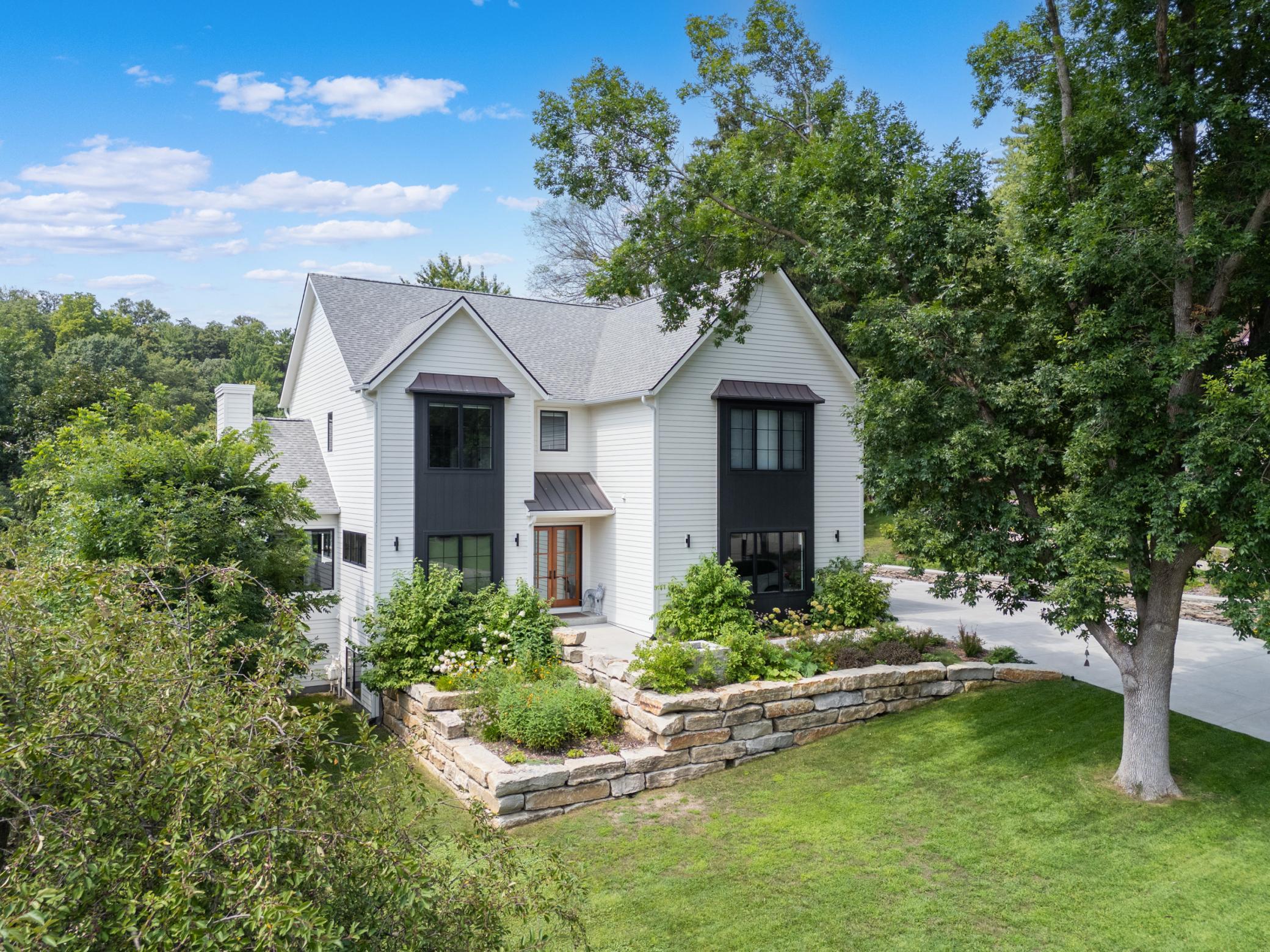 1st image of 905 9th Ave Sw, Rochester, MN 55902 | MLS# 7036465