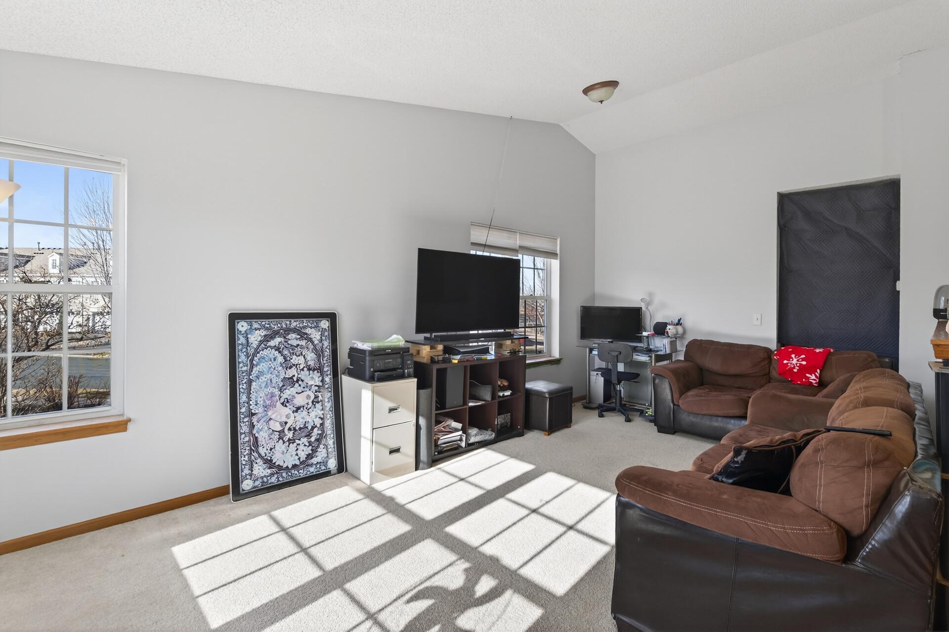 Homes for sale in Shakopee, MN | 609 Providence Dr, Shakopee, MN 55379 | MLS# 7036843
