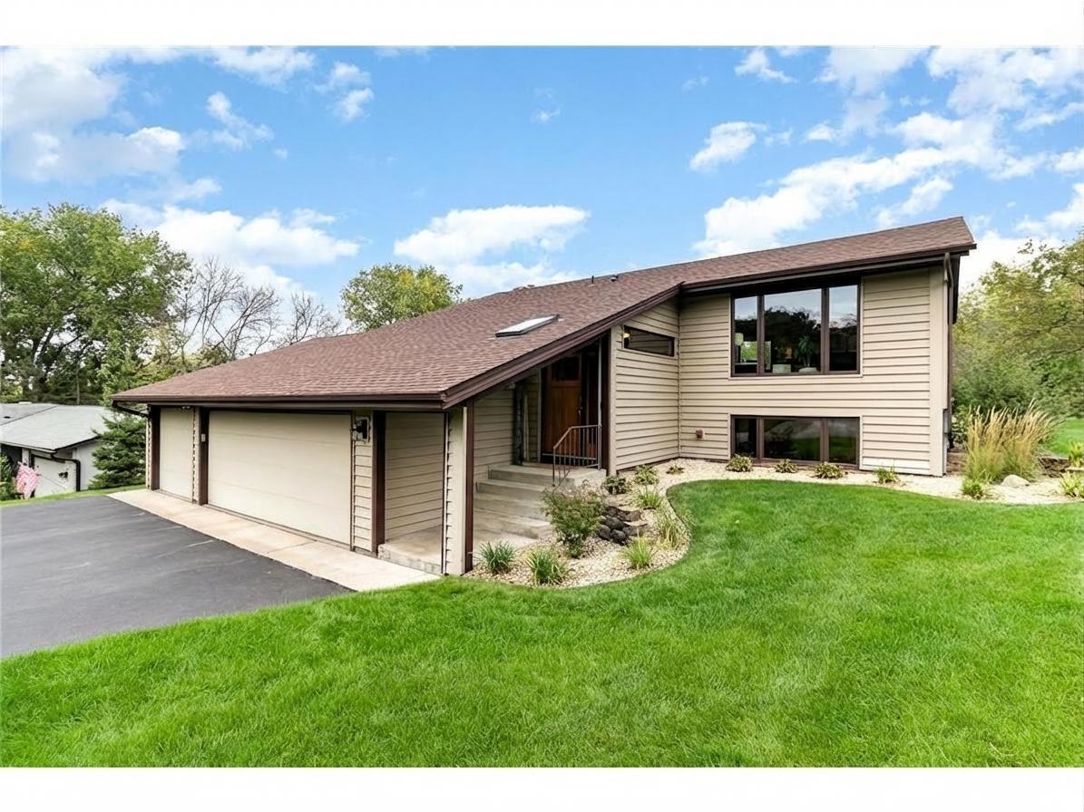 Homes for sale in Lakeville, MN | 19169 Jewel Path, Lakeville, MN 55044 | MLS# 7037030