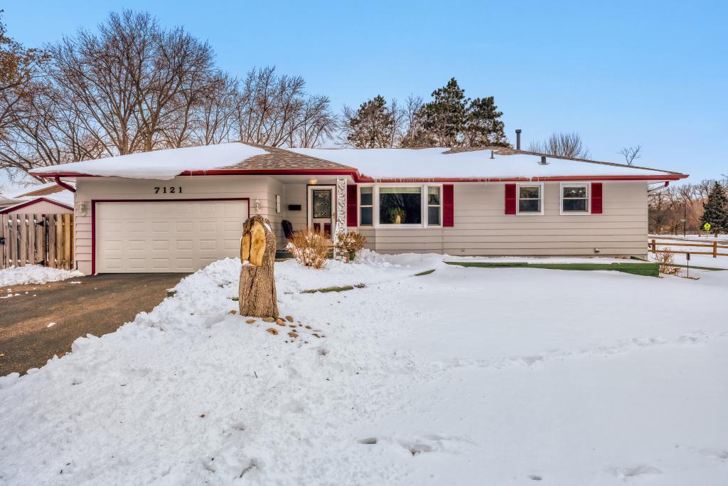 Homes for sale in Brooklyn Center, MN | 7121 W Palmer Lake Cir, Brooklyn Center, MN 55429 | MLS# 7037178