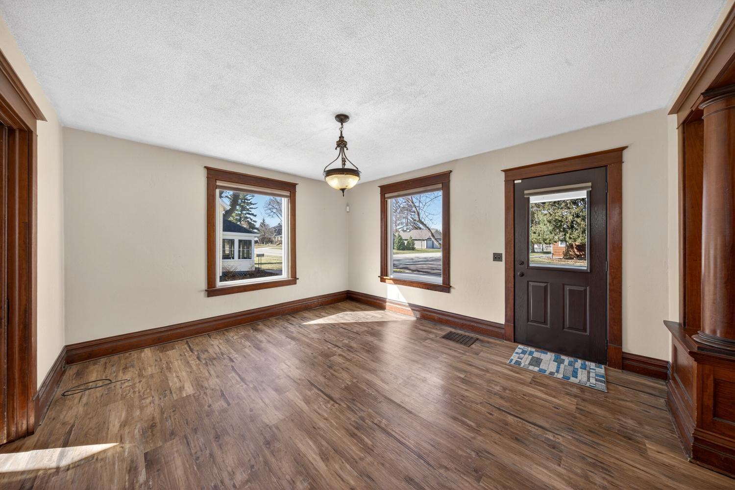 Homes for sale in Zumbrota, MN | 473 W 4Th St, Zumbrota, MN 55992 | MLS# 7037203