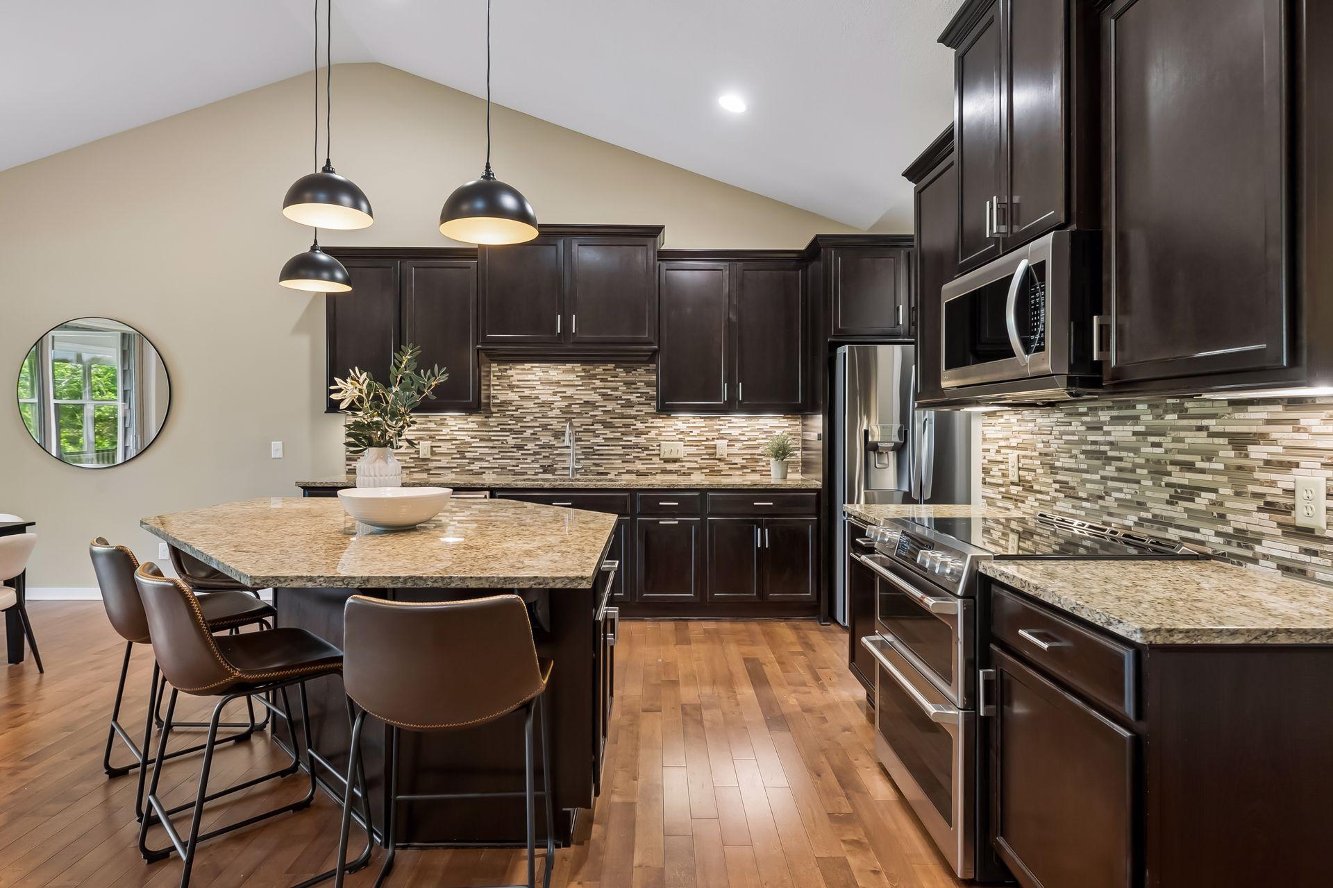 5th image of 10786 Lyndale Bluffs Trl, Minneapolis, MN 55420 | MLS# 7037284