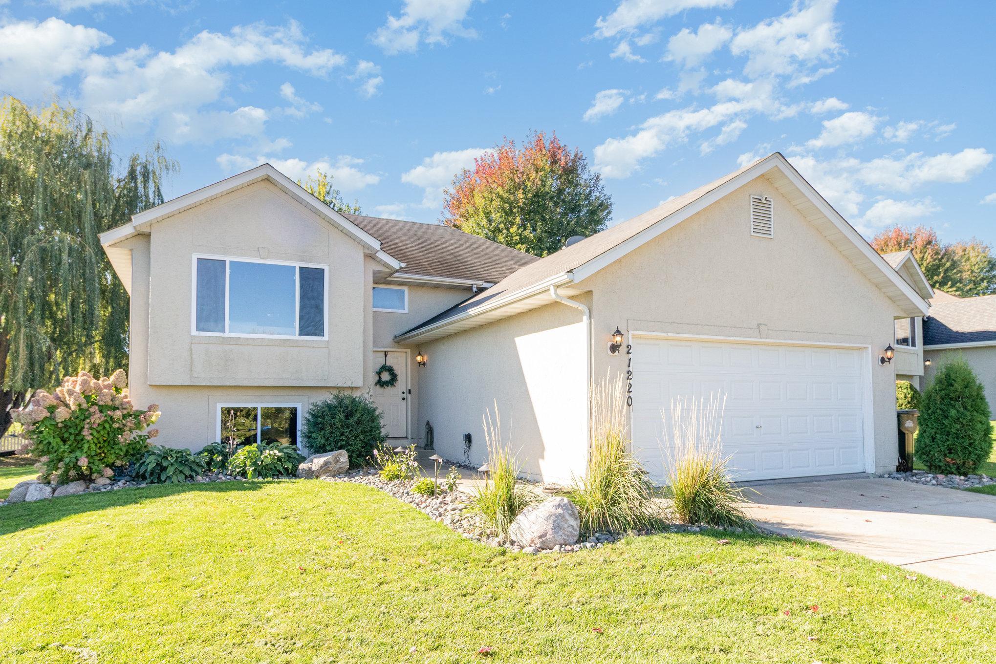 Homes for sale in Lakeville, MN | 21220 Ilavista Wy, Lakeville, MN 55044 | MLS# 7037385