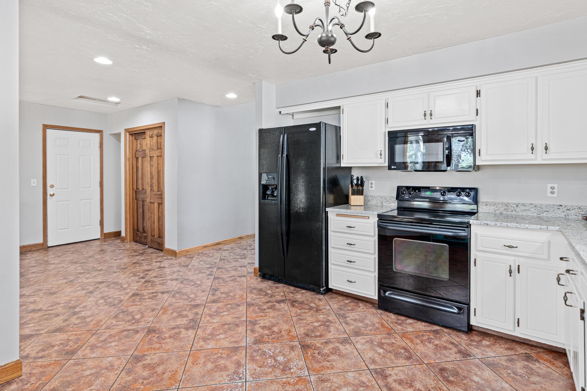 4th image of 9712 Trenton Ln N, Maple Grove, MN 55369 | MLS# 7037456