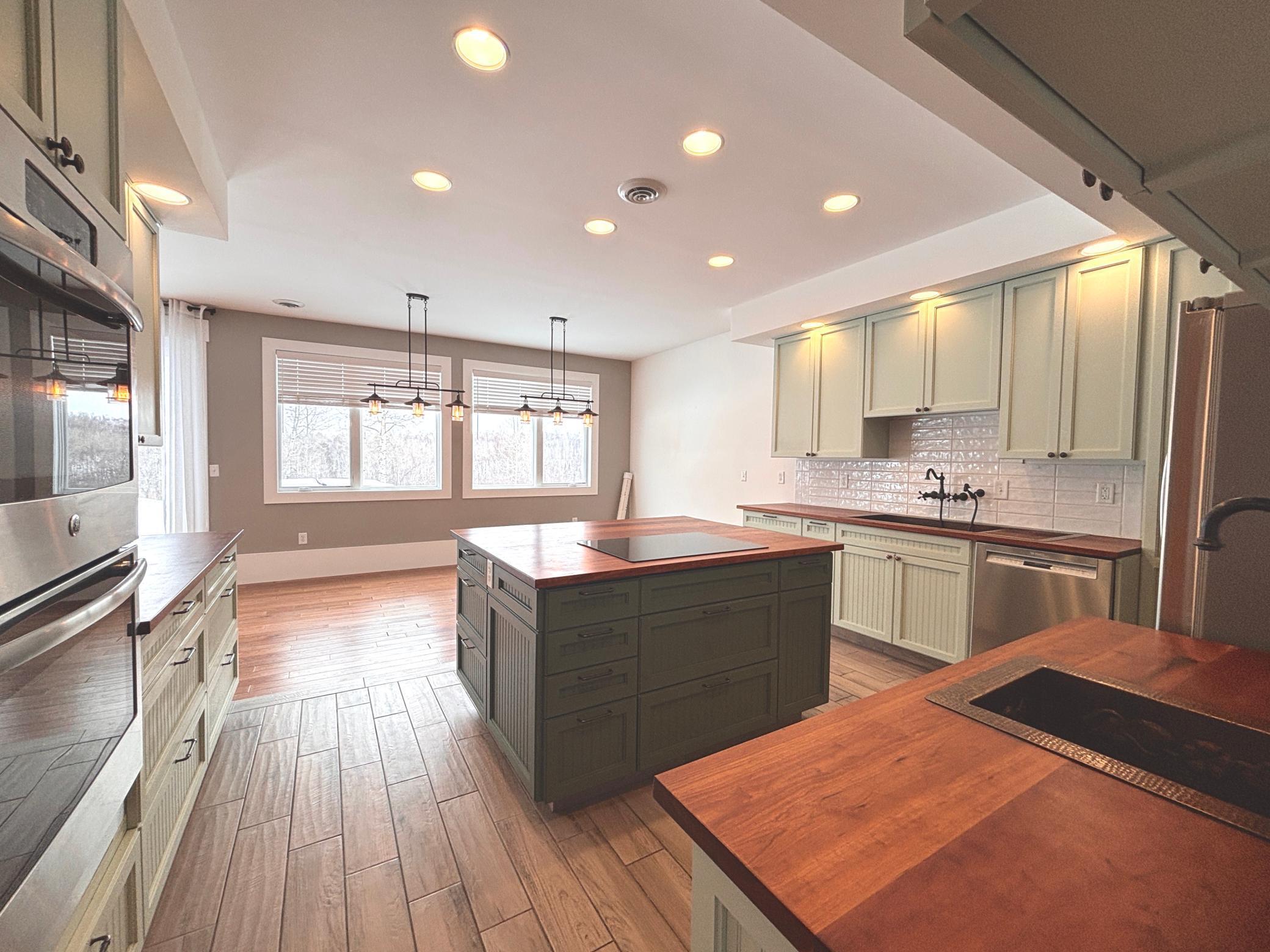 Homes for sale in Duluth, MN | 2718 Northridge Dr, Duluth, MN 55811 | MLS# 7037634