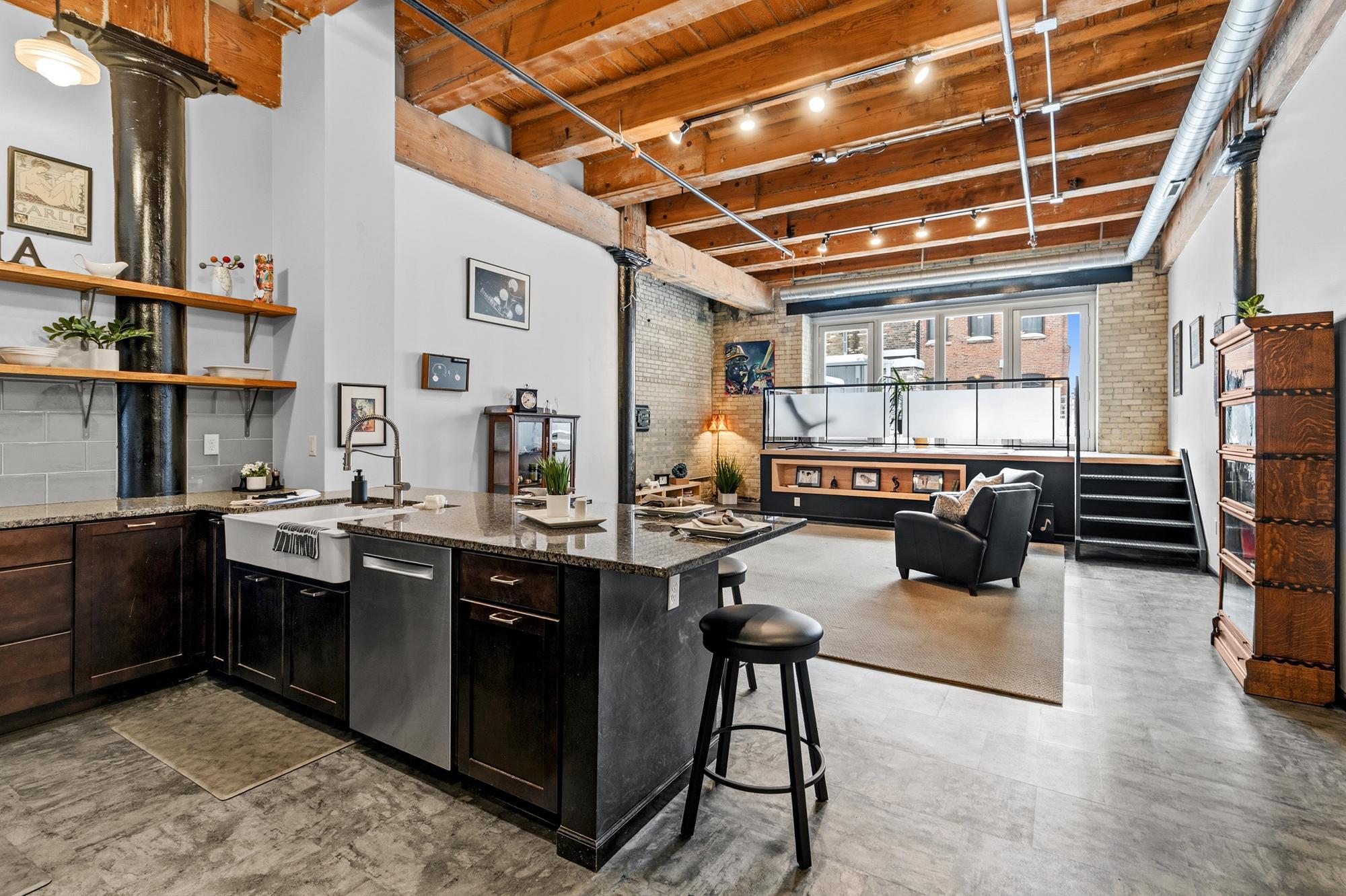 3rd image of 406 Wacouta St #216, Saint Paul, MN 55101 | MLS# 7037927