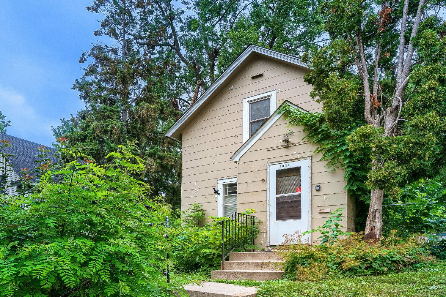 1st image of 3019 Upton Ave N, Minneapolis, MN 55411 | MLS# 7038109