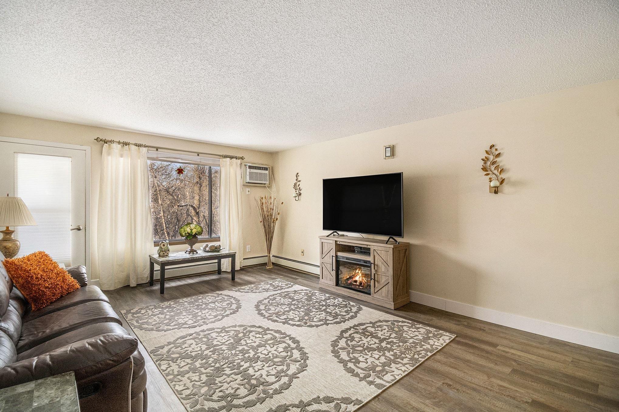 Homes for sale in Bloomington, MN | 4001 Heritage Hills Dr #304, Bloomington, MN 55437 | MLS# 7038316