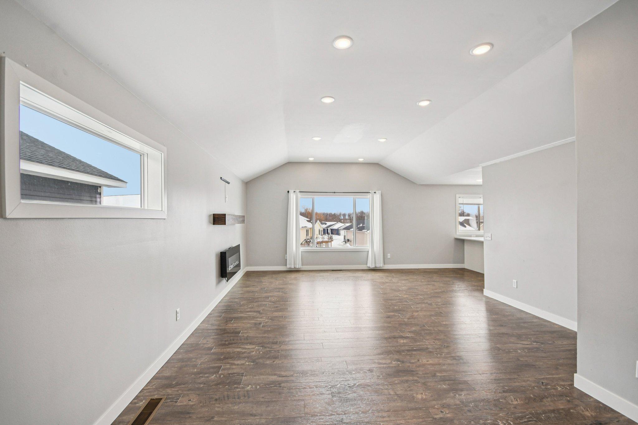 Homes for sale in Hutchinson, MN | 413 Grant Ave Se, Hutchinson, MN 55350 | MLS# 7038554