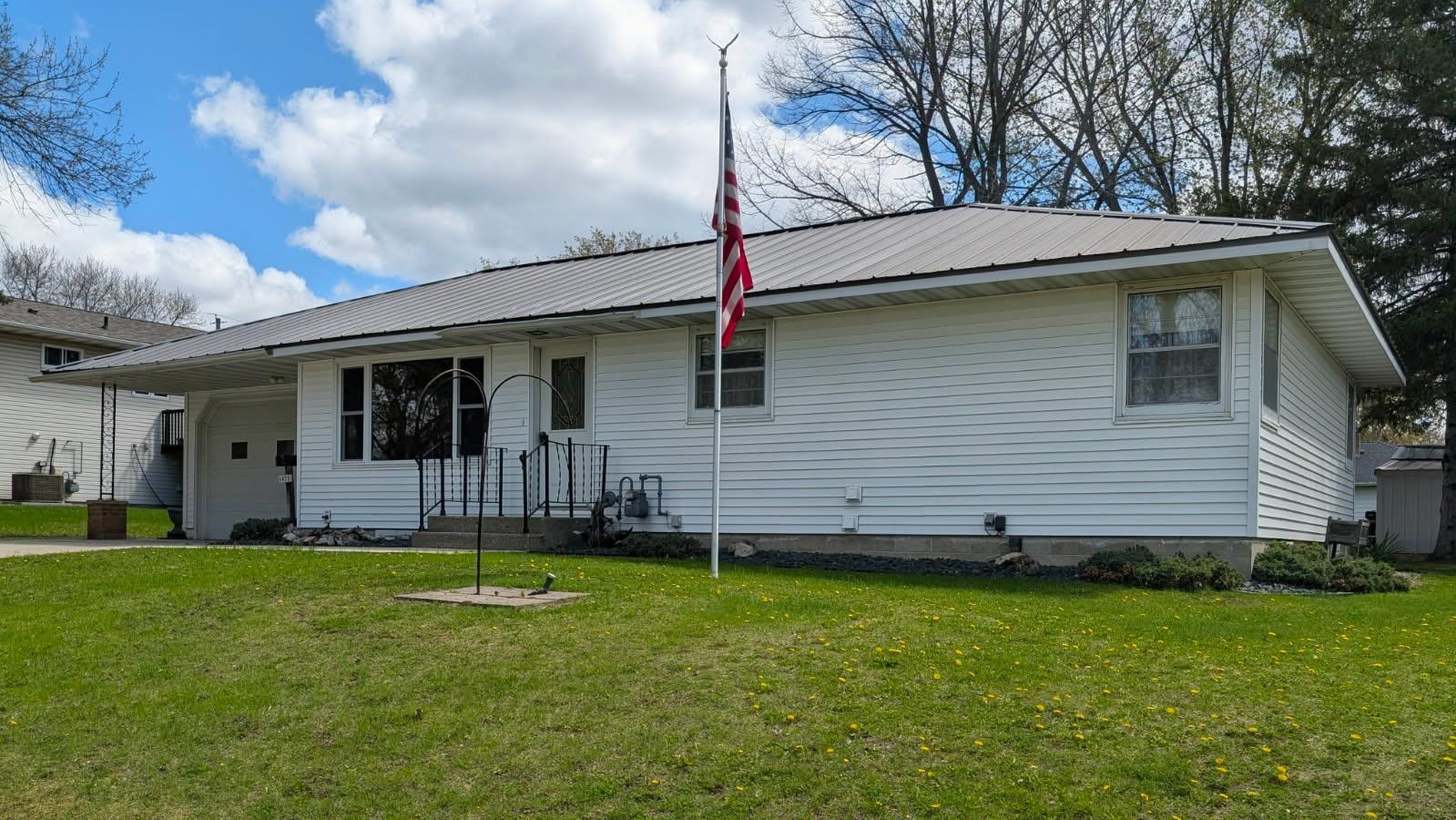Homes for sale in Montevideo, MN | 1430 N 4Th St, Montevideo, MN 56265 | MLS# 7038578