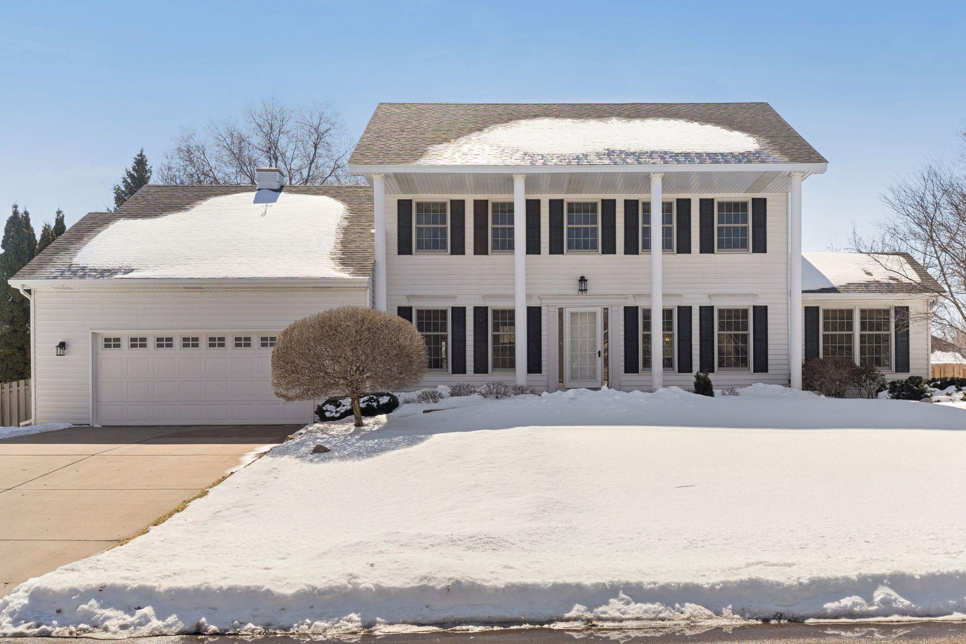 Homes for sale in Vadnais Heights, MN | 180 Red Oaks Dr, Vadnais Heights, MN 55127 | MLS# 7038613