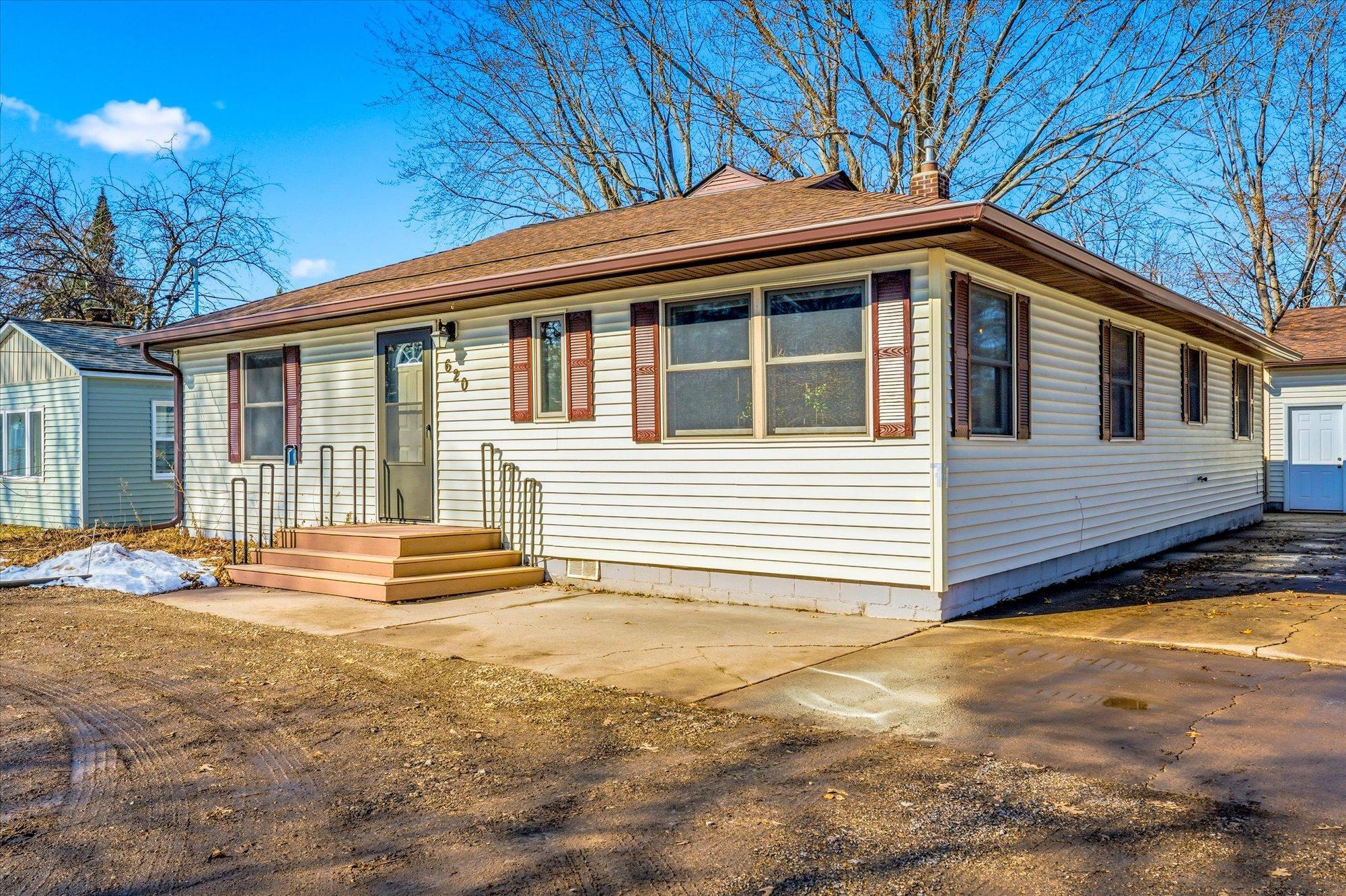 Homes for sale in Forest Lake, MN | 620 2nd St Se, Forest Lake, MN 55025 | MLS# 7038723