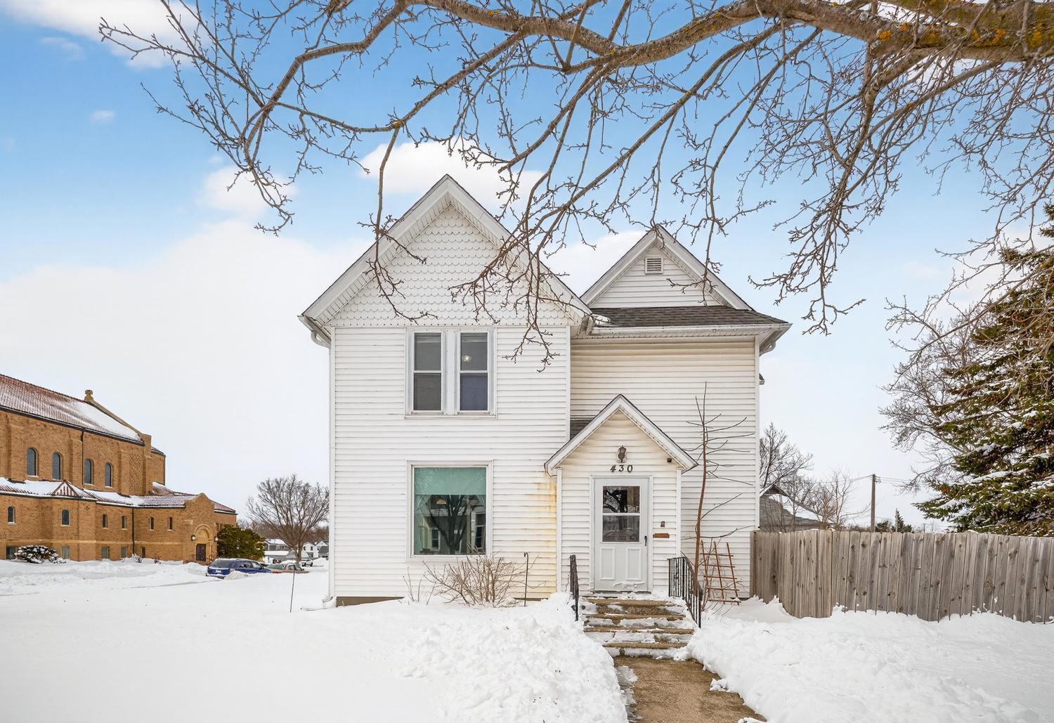 Homes for sale in Owatonna, MN | 430 S Elm Ave, Owatonna, MN 55060 | MLS# 7038796