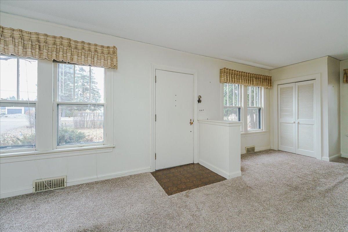 Homes for sale in Maplewood, MN | 2697 Stillwater Rd E, Maplewood, MN 55119 | MLS# 7038821